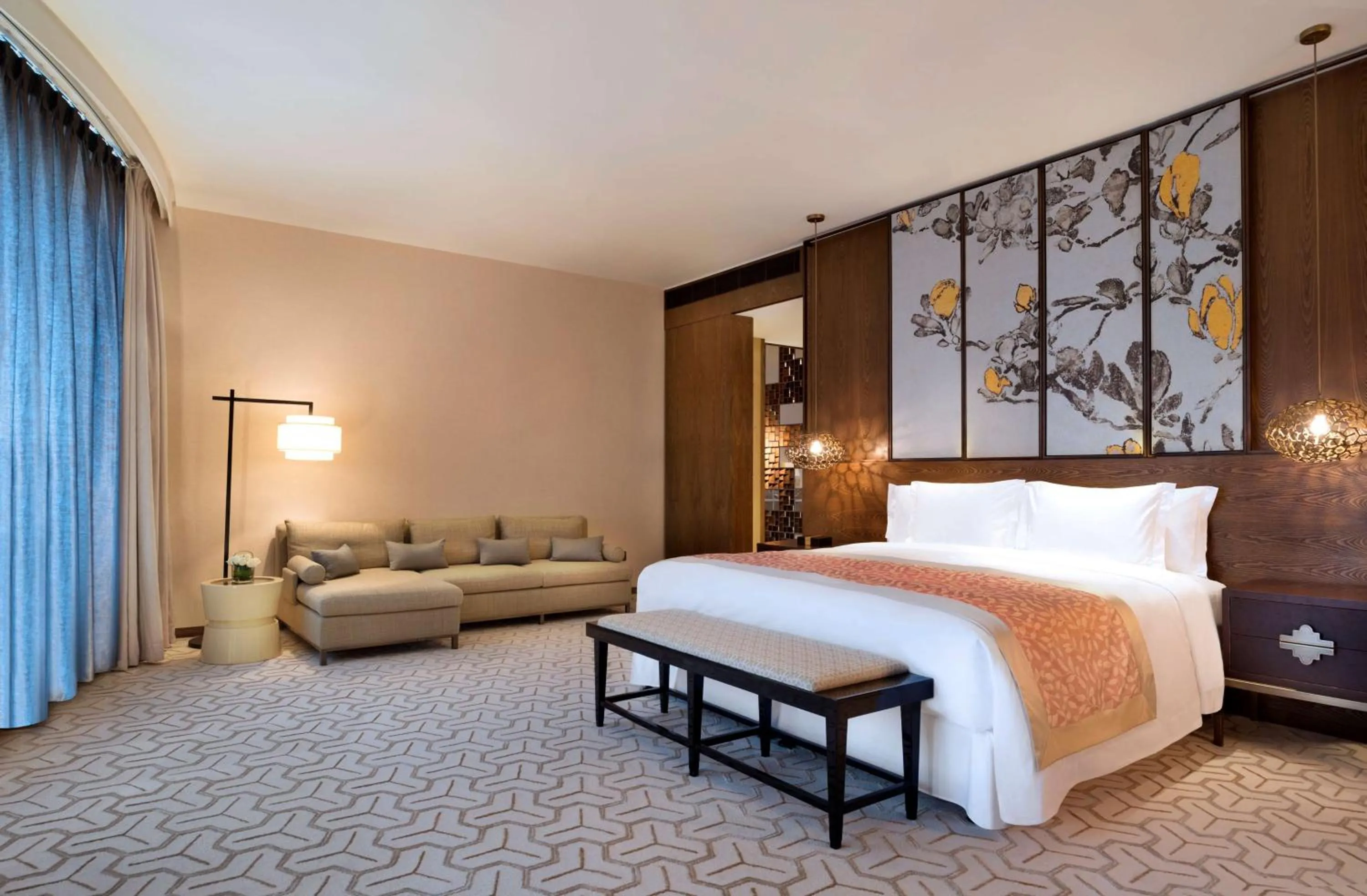 On site, Bed in HUALUXE Shanghai Twelve At Hengshan