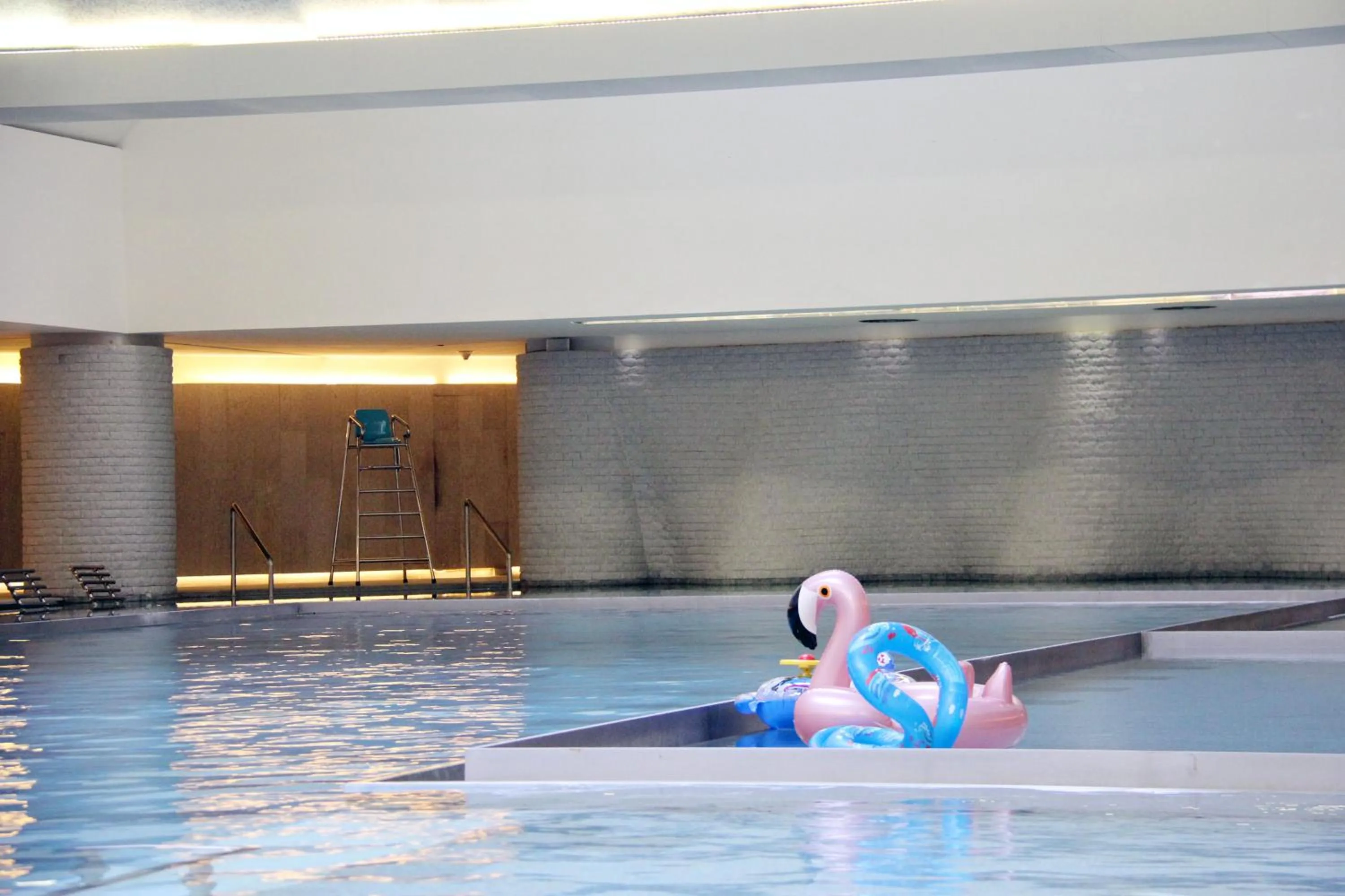 Swimming pool in HUALUXE Shanghai Twelve At Hengshan