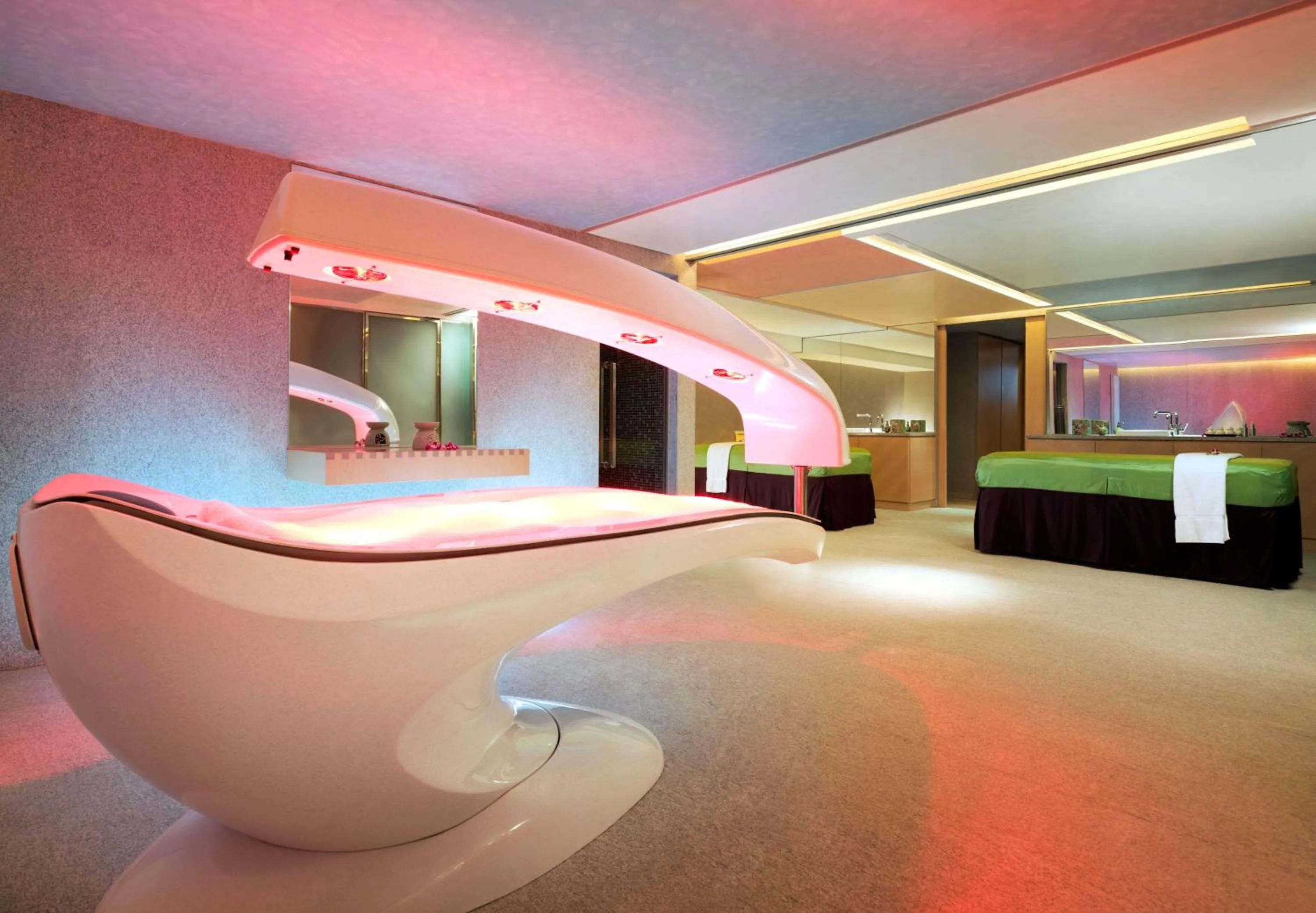 Spa and wellness centre/facilities in HUALUXE Shanghai Twelve At Hengshan