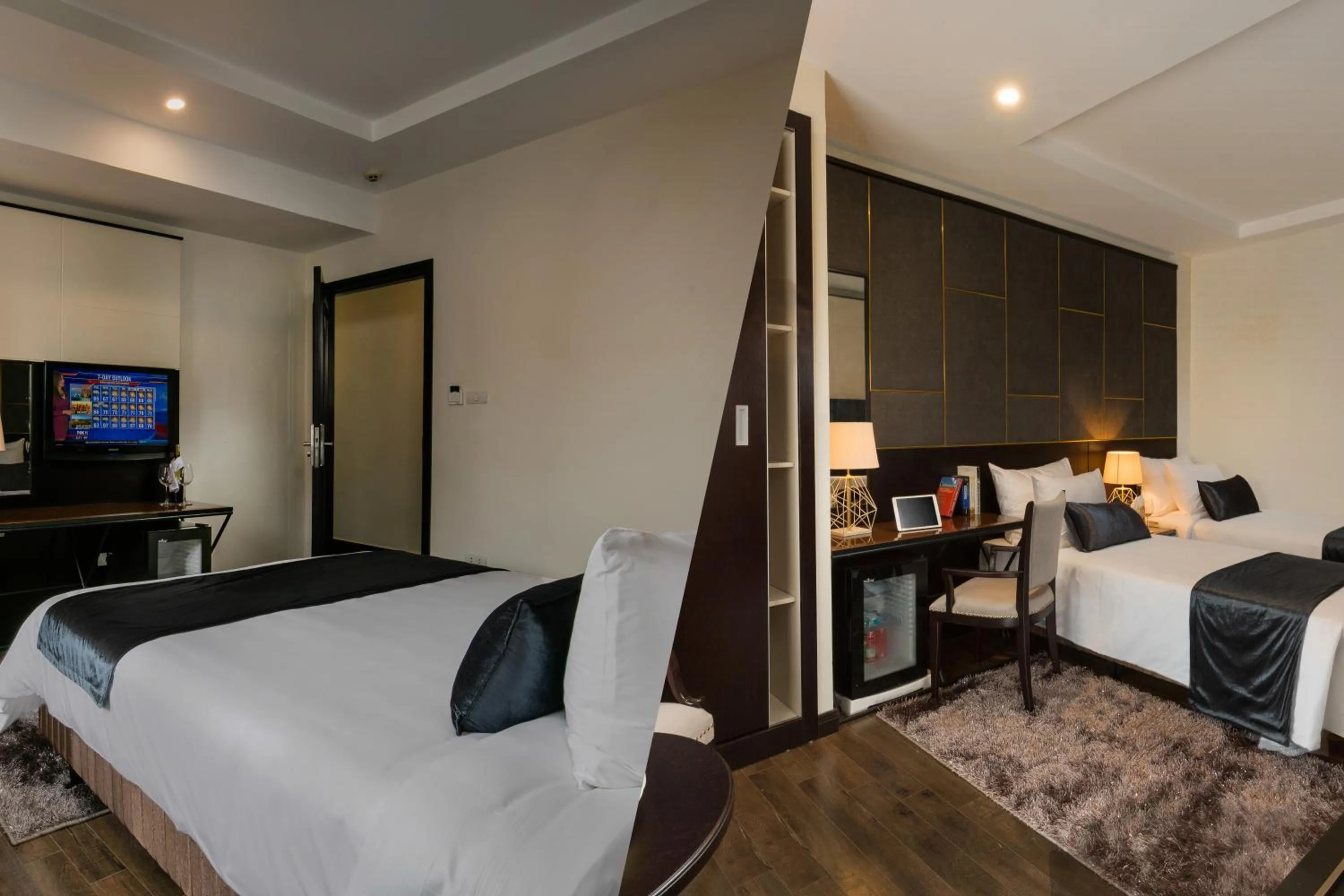 Property building, Bed in La Santé Hotel & Spa