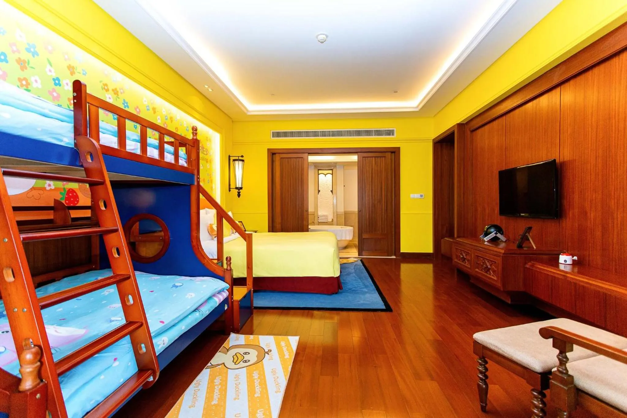 Photo of the whole room, Bed in InterContinental Xishuangbanna Resort by IHG