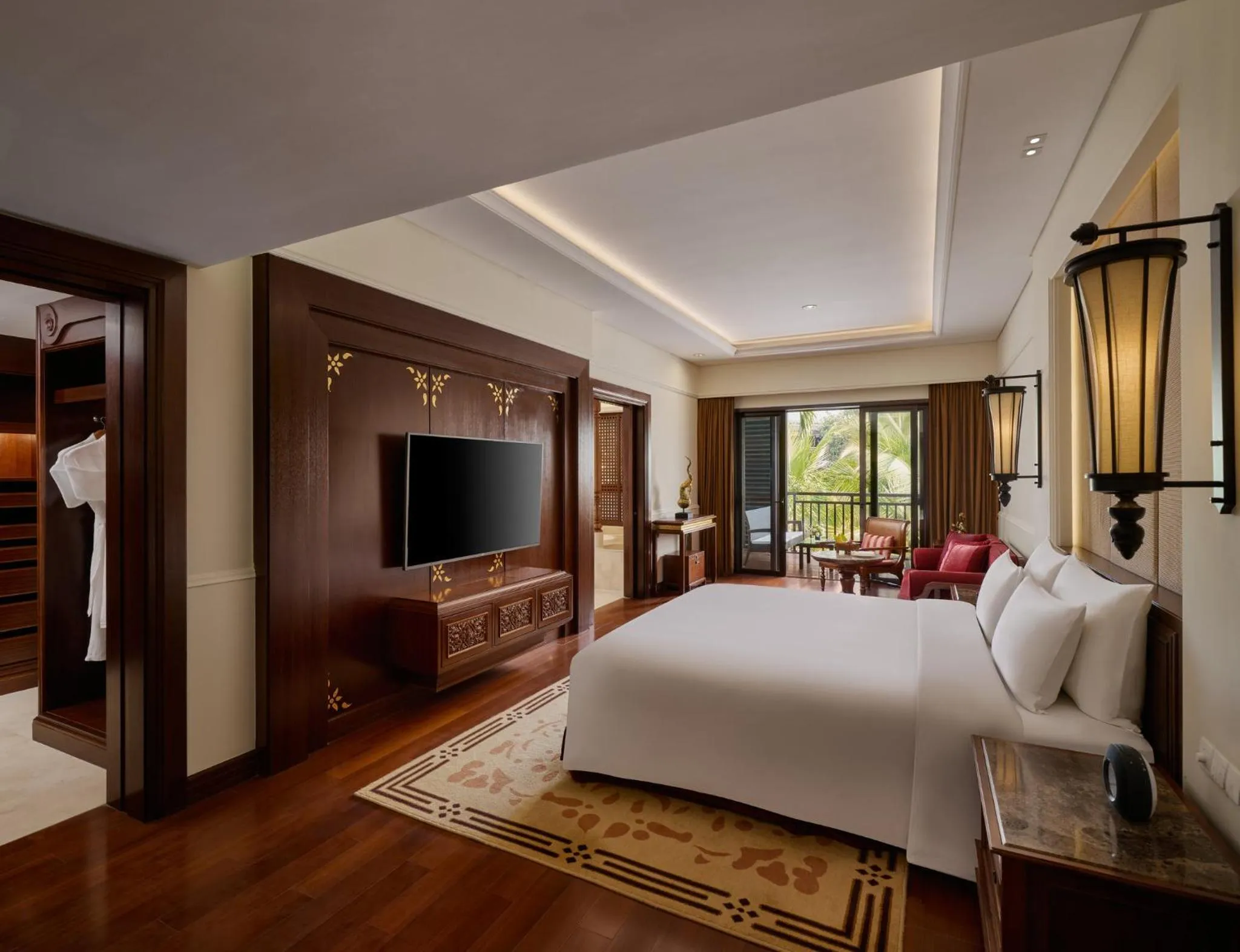 Photo of the whole room, Bed in InterContinental Xishuangbanna Resort by IHG