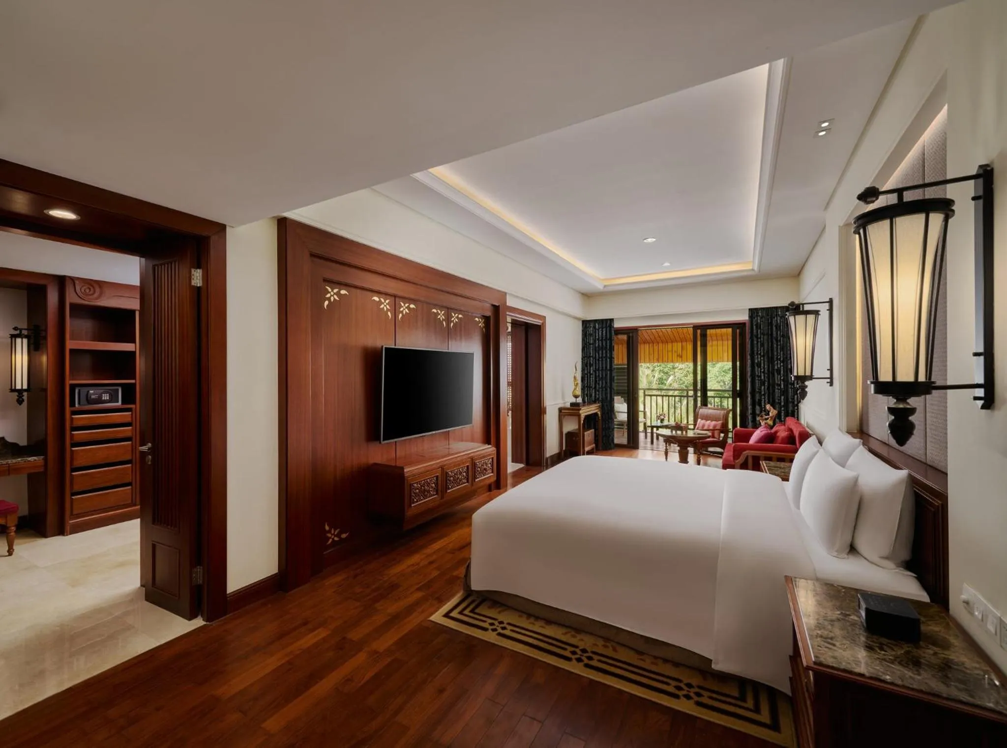 Photo of the whole room, Bed in InterContinental Xishuangbanna Resort by IHG