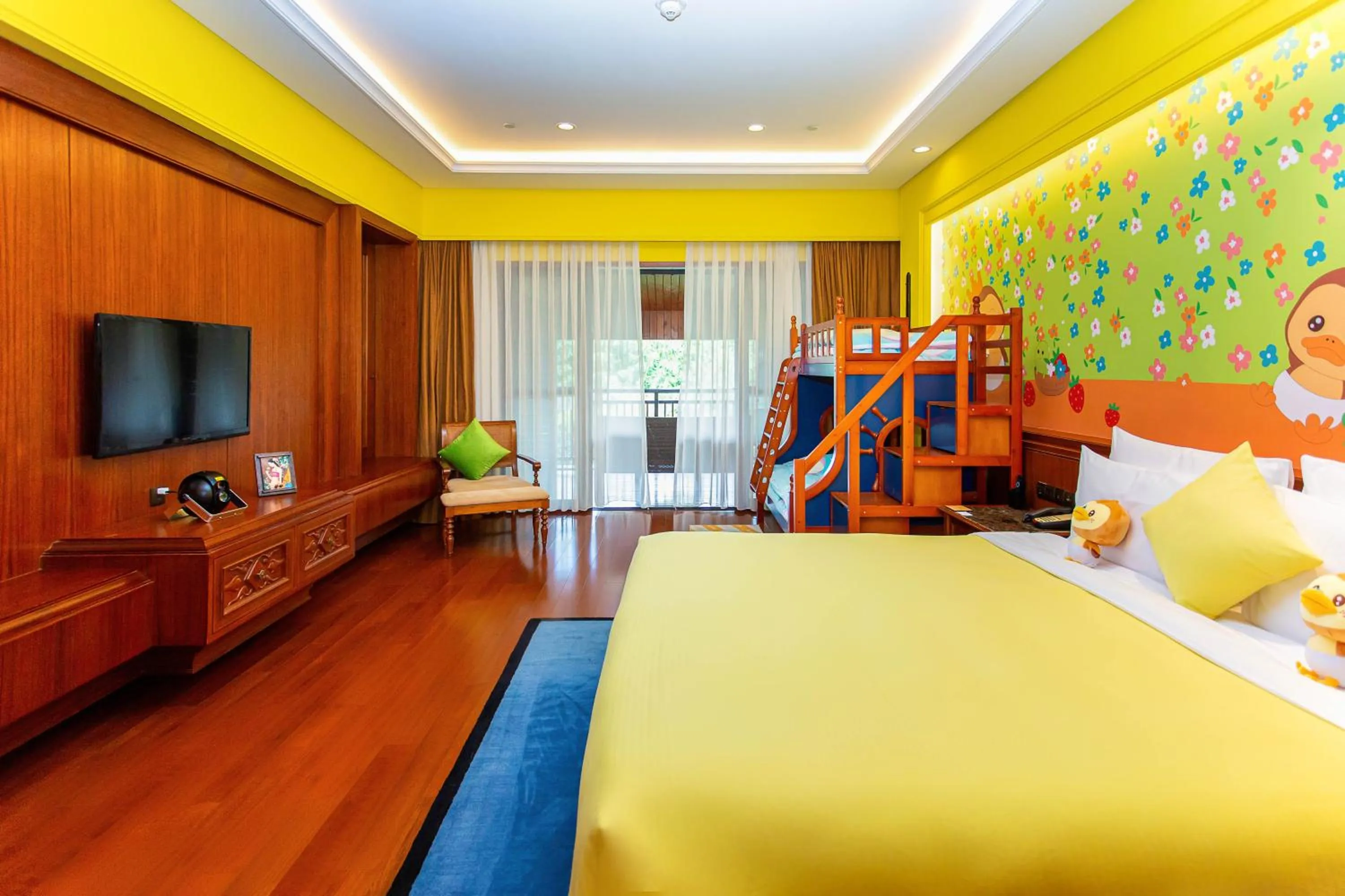 Photo of the whole room, Bed in InterContinental Xishuangbanna Resort by IHG