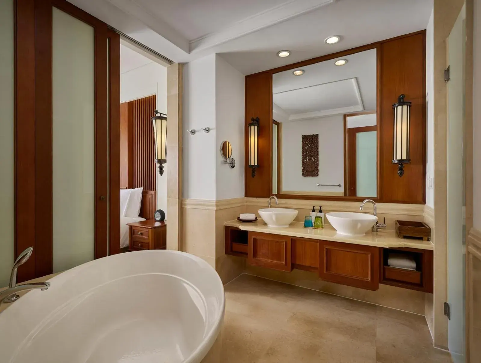 1 King Premium Balcony Garden View in InterContinental Xishuangbanna Resort by IHG 1 King Premium Balcony Garden View in InterContinental Xishuangbanna Resort by IHG