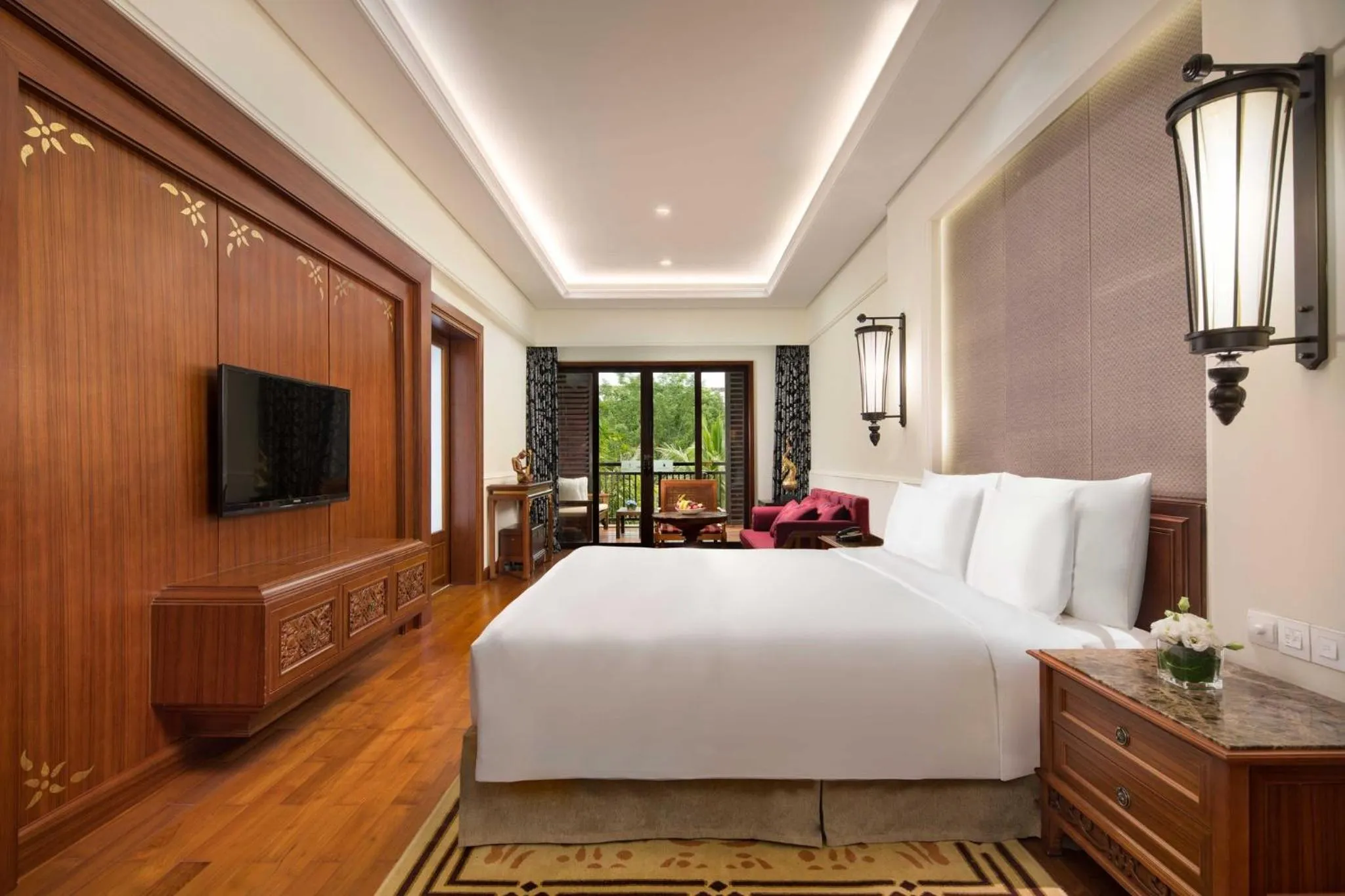 Photo of the whole room, Bed in InterContinental Xishuangbanna Resort by IHG