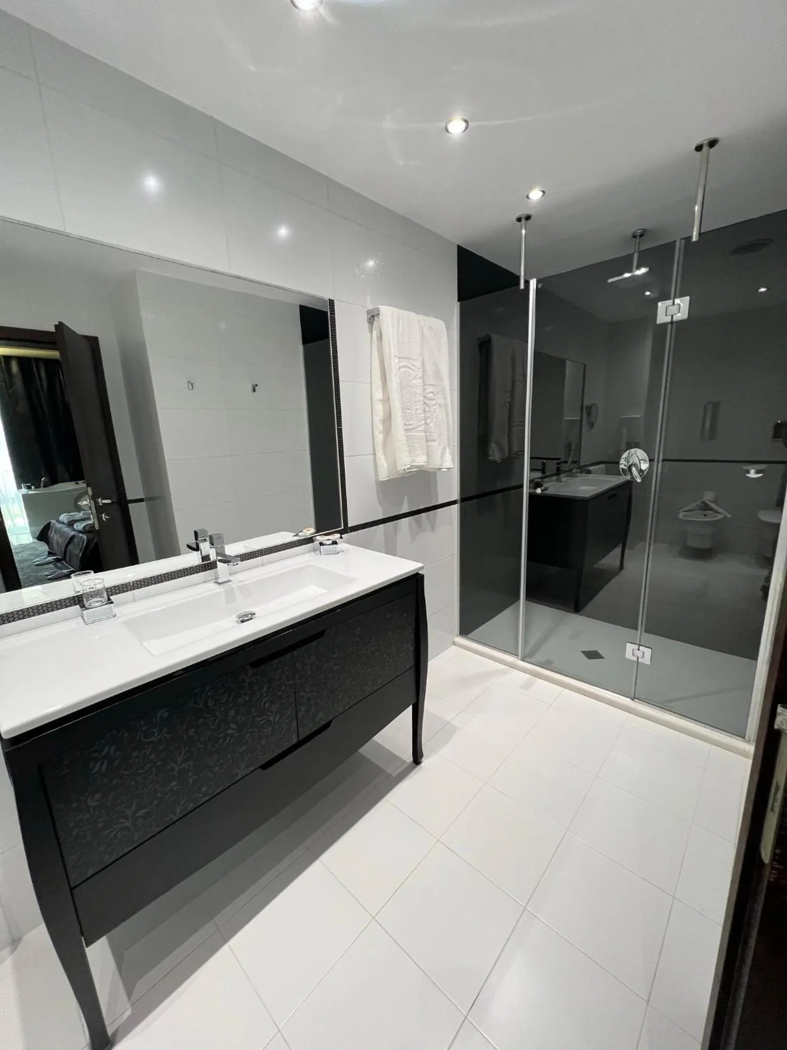 Shower in Garden of Eden Complex