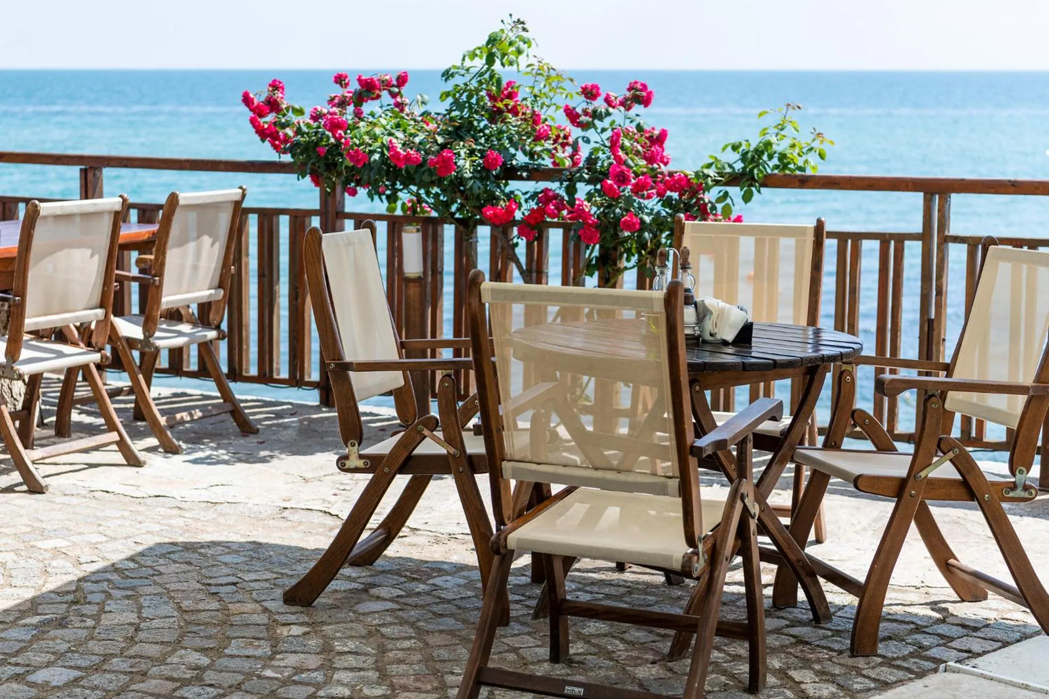 Restaurant/places to eat in Garden of Eden Complex