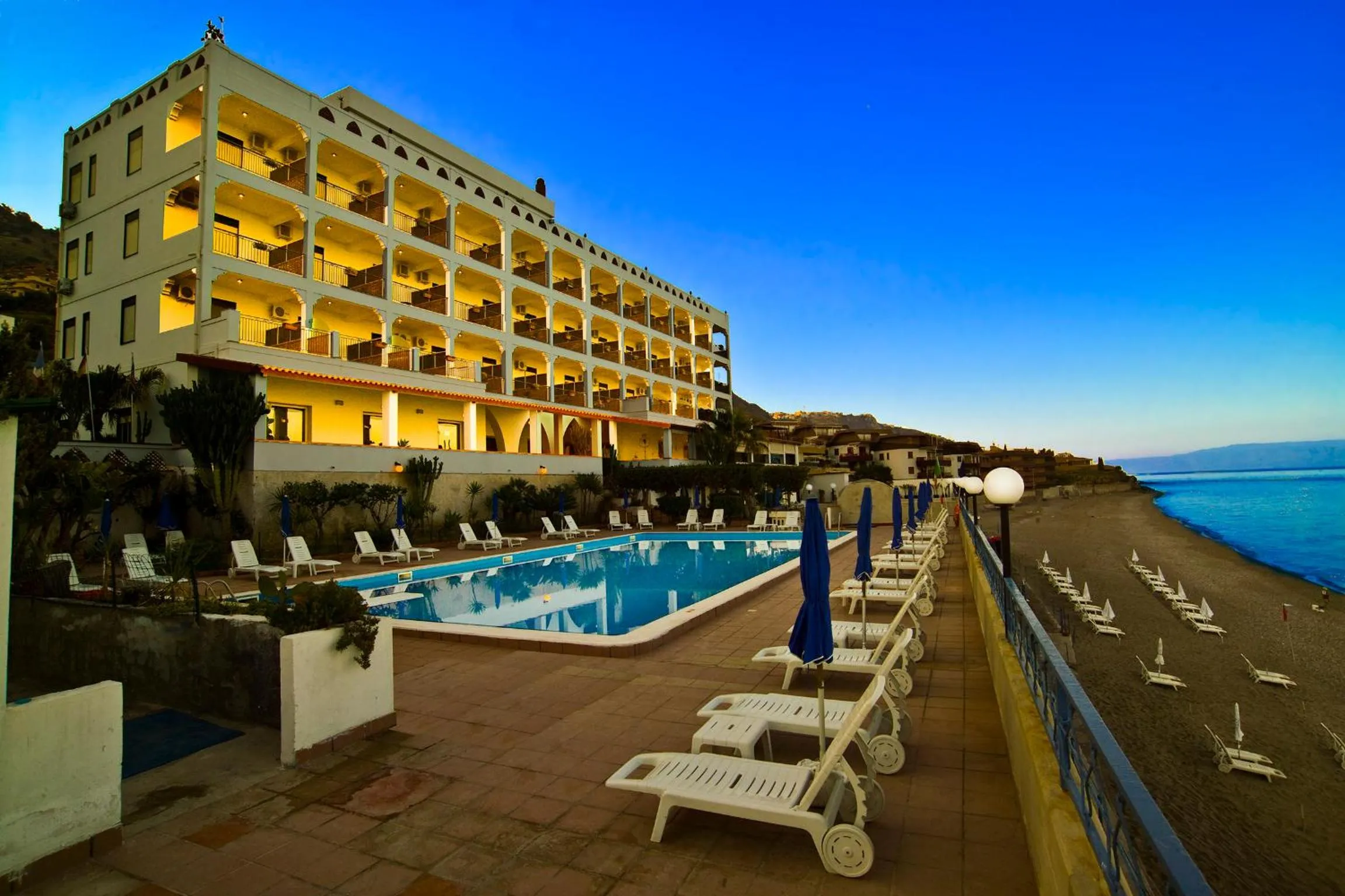 Facade/entrance in Park Hotel Silemi