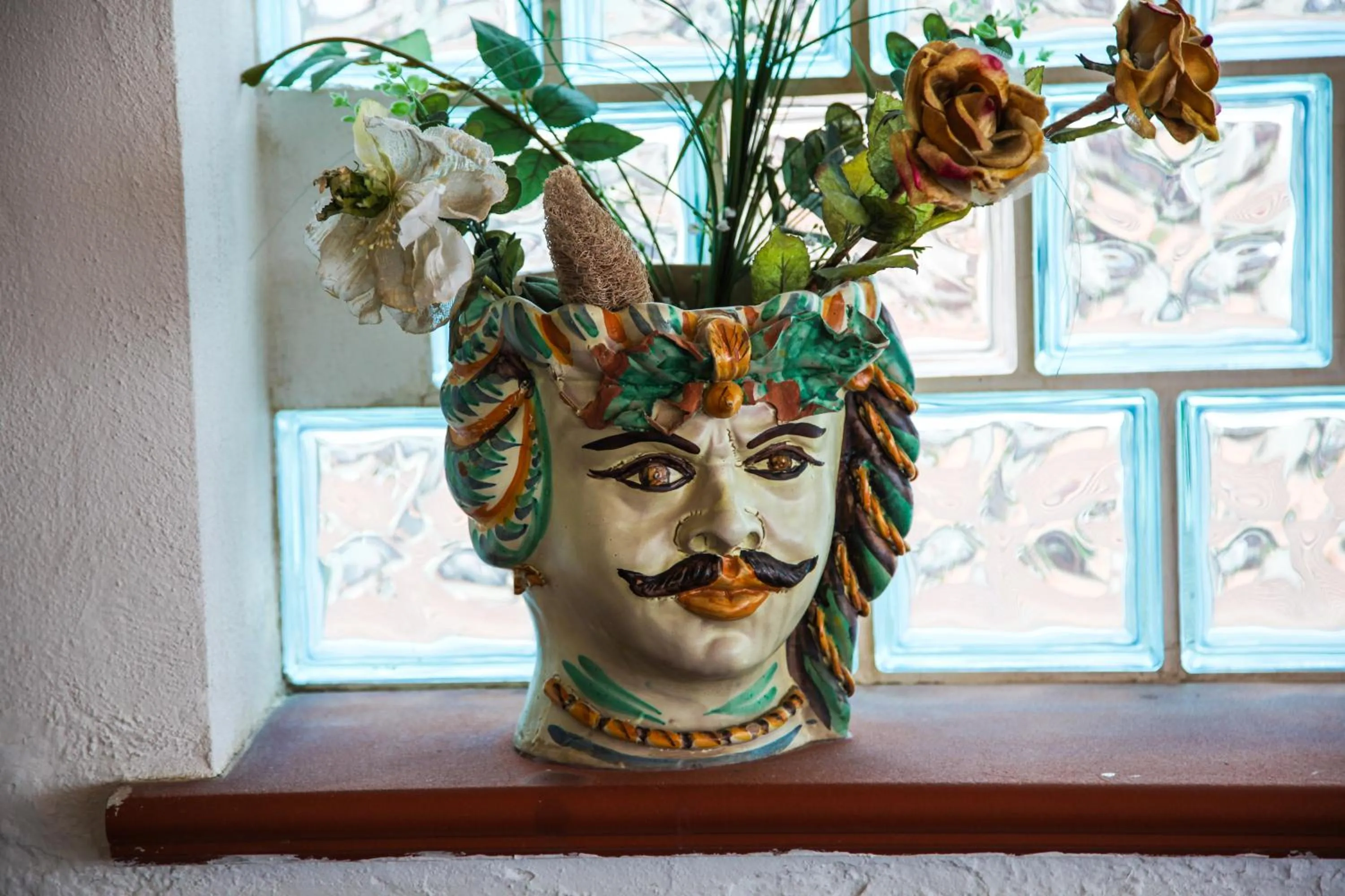 Decorative detail in Park Hotel Silemi