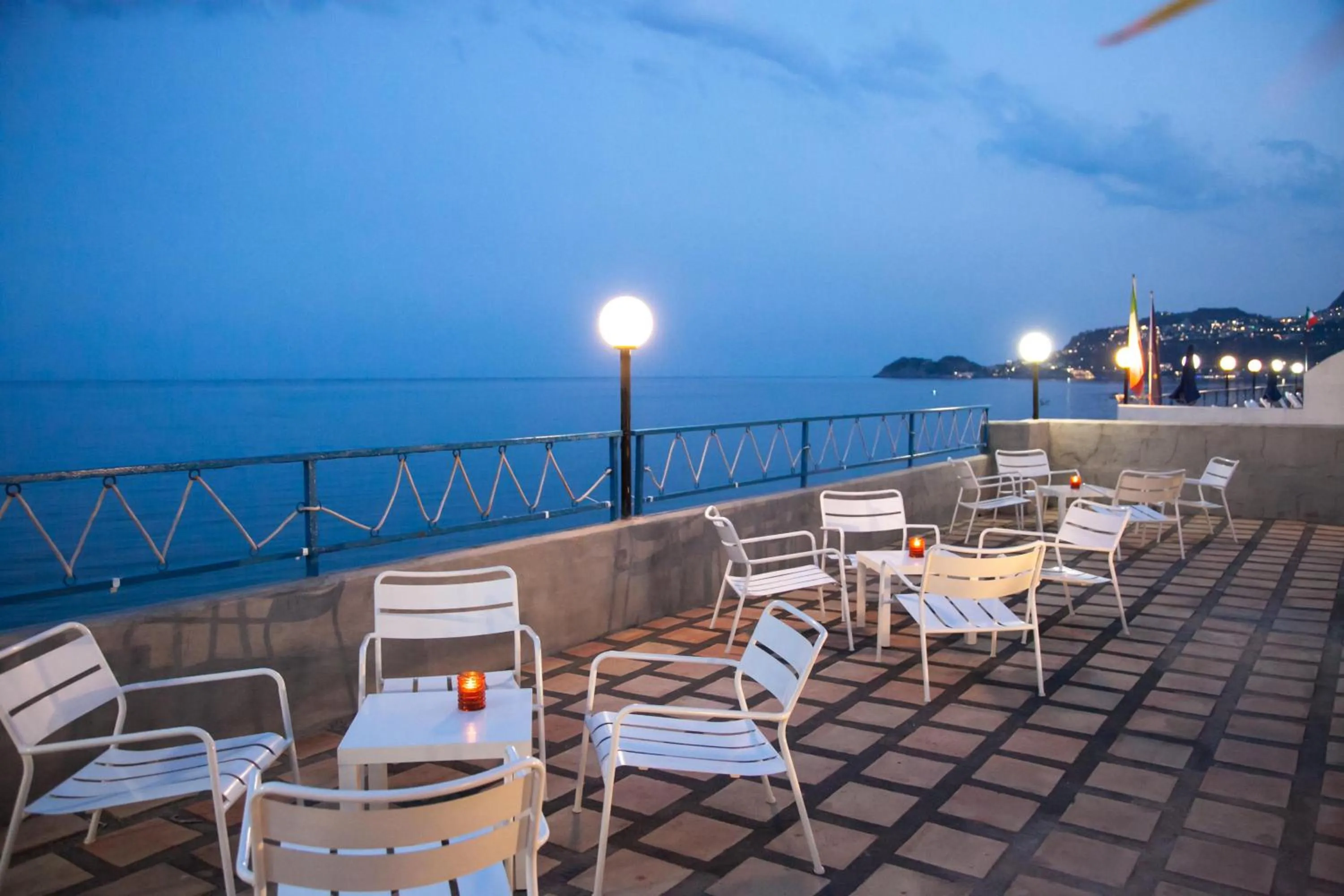 Seating area in Park Hotel Silemi