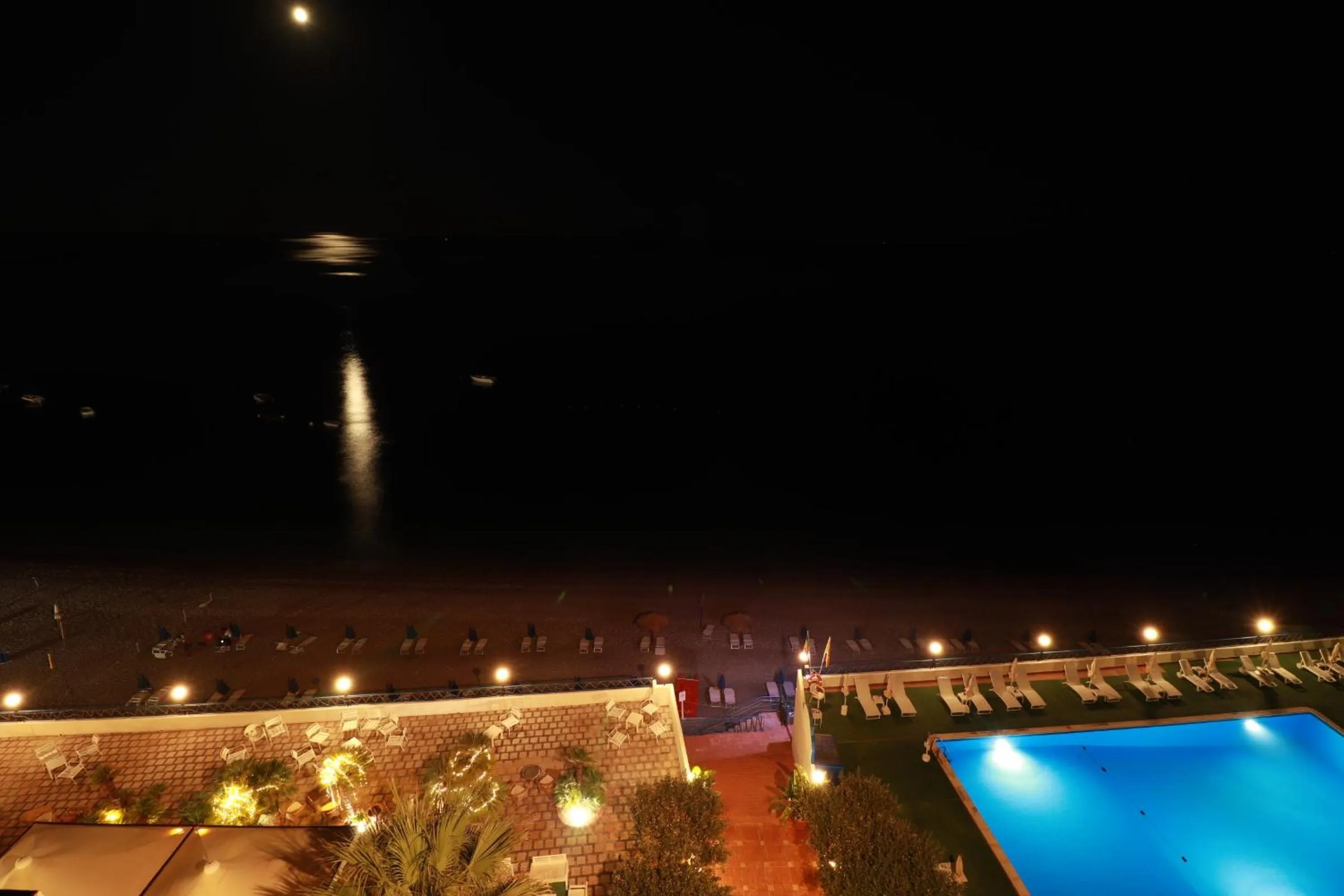 Pool view in Park Hotel Silemi