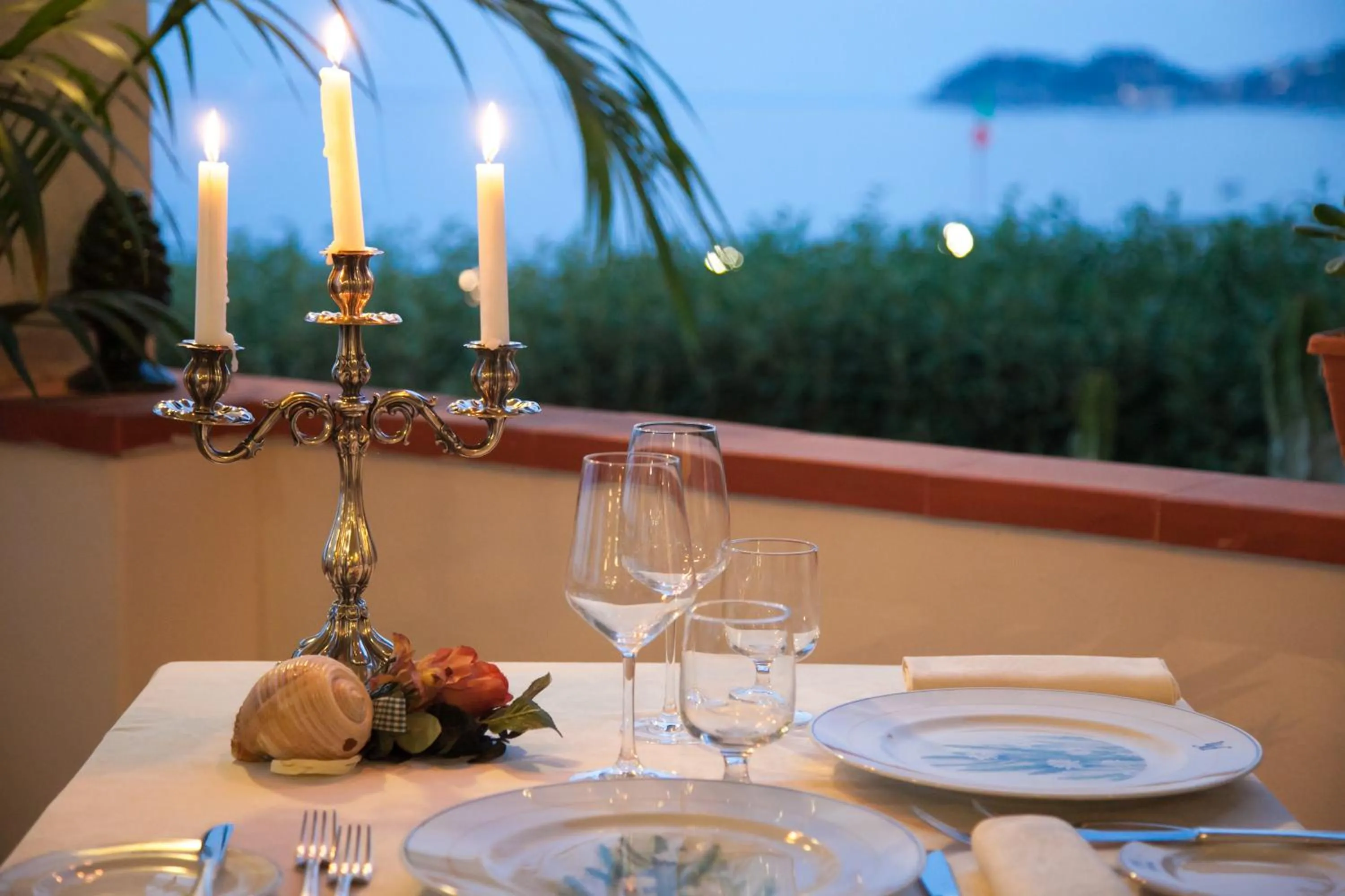 Restaurant/places to eat in Park Hotel Silemi