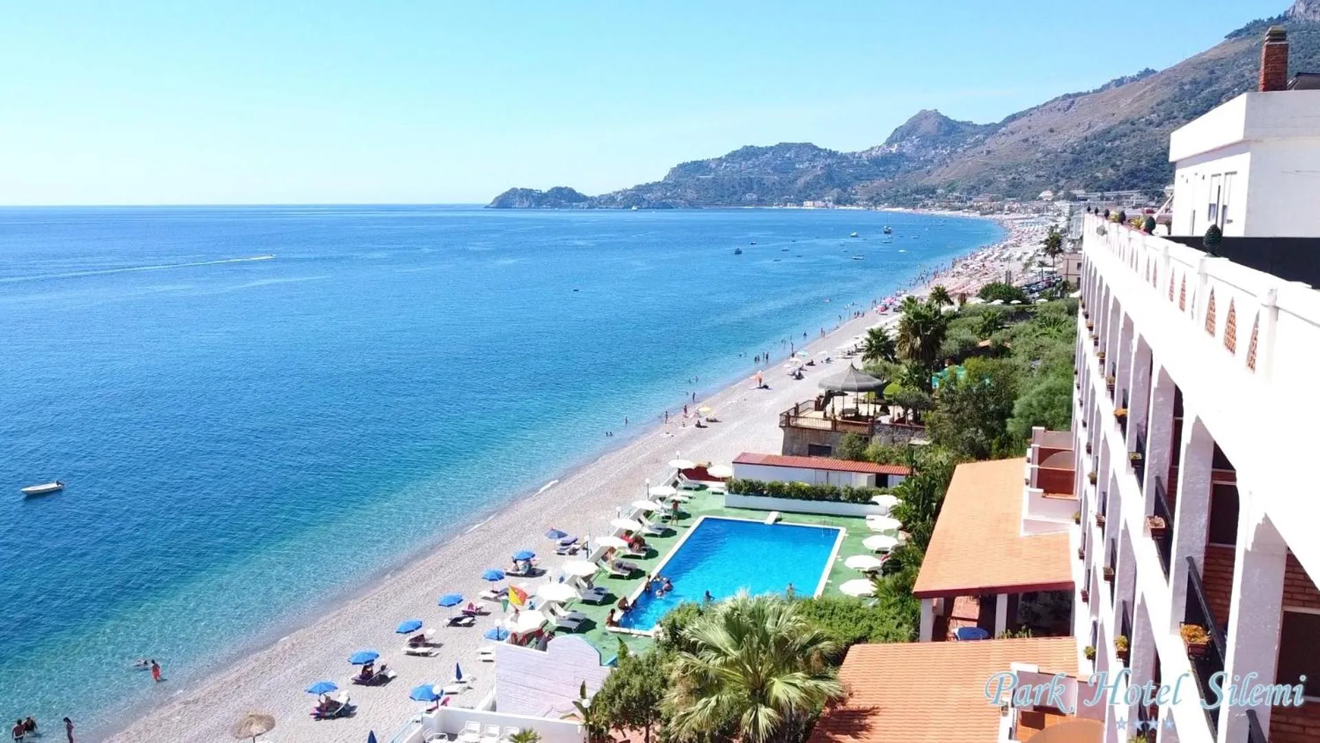 Pool view in Park Hotel Silemi