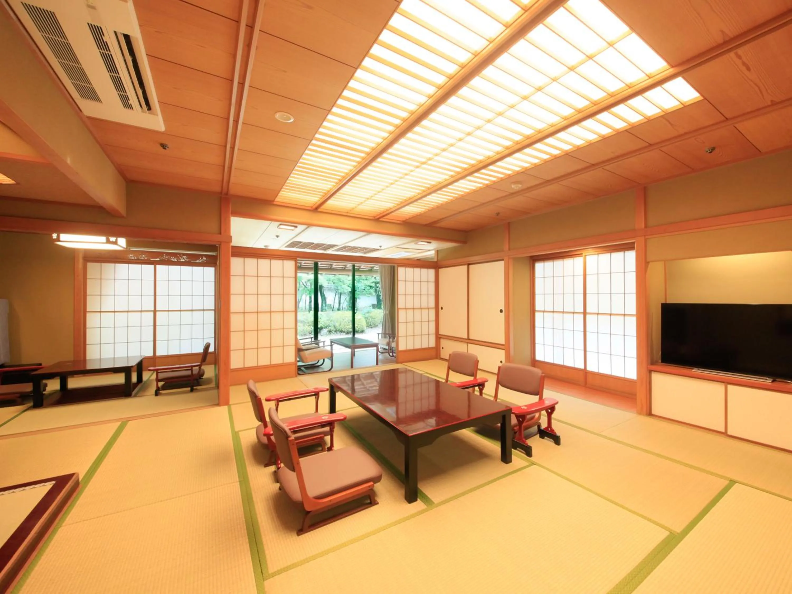 Yamashiro Onsen Miyabi no Yado Kaga Hyakumangoku