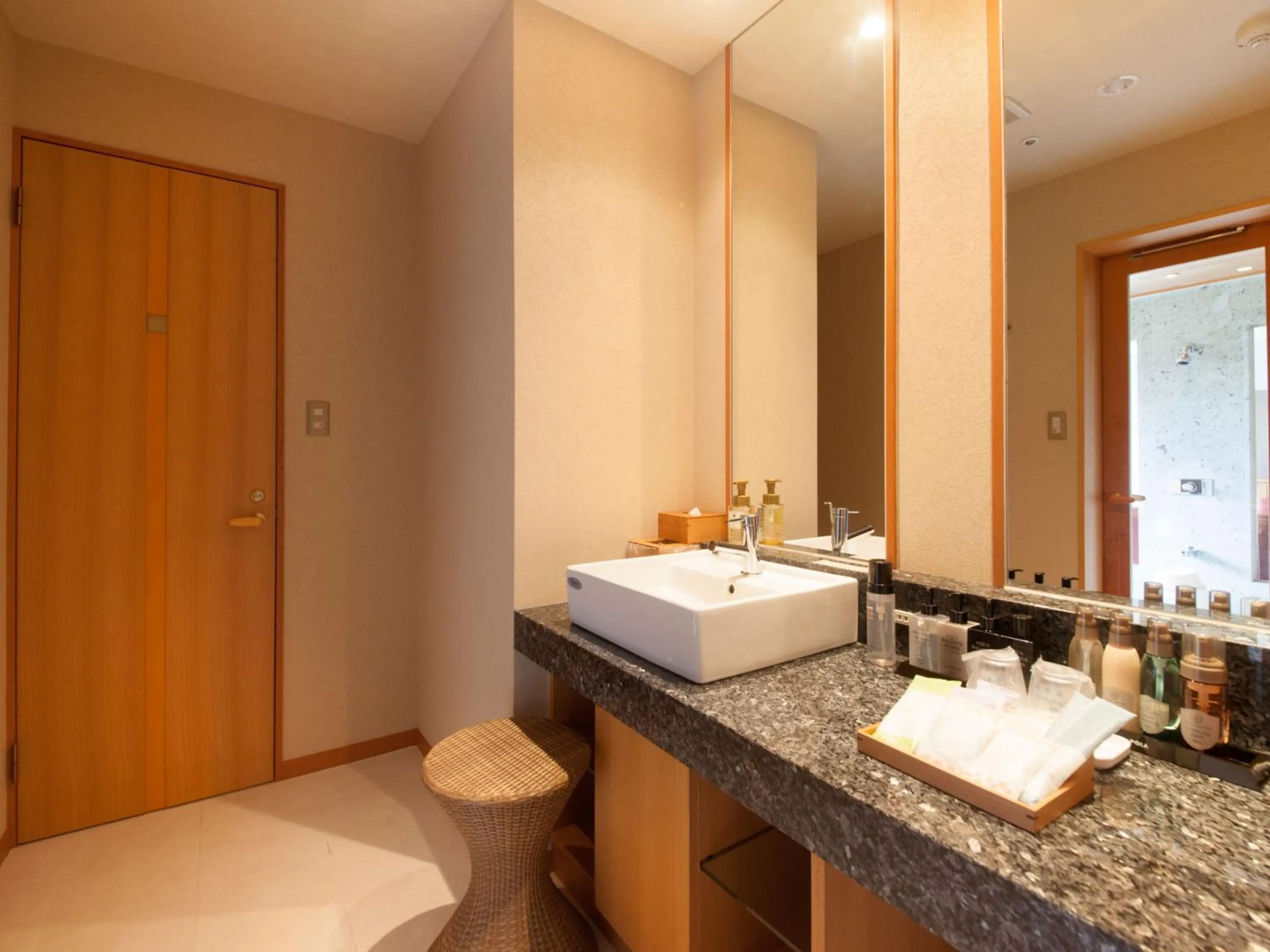 Yamashiro Onsen Miyabi no Yado Kaga Hyakumangoku