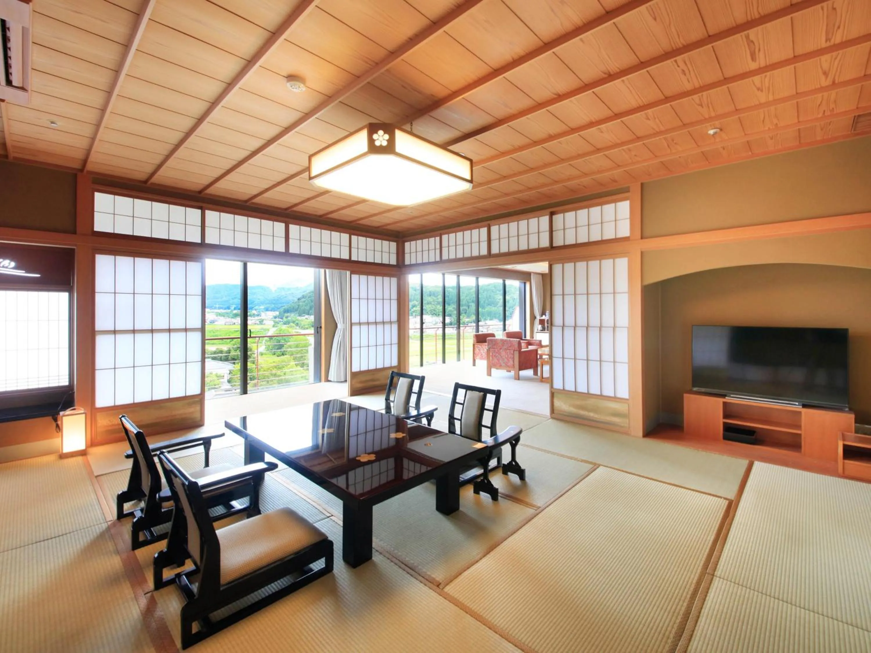 Photo of the whole room in Yamashiro Onsen Miyabi no Yado Kaga Hyakumangoku