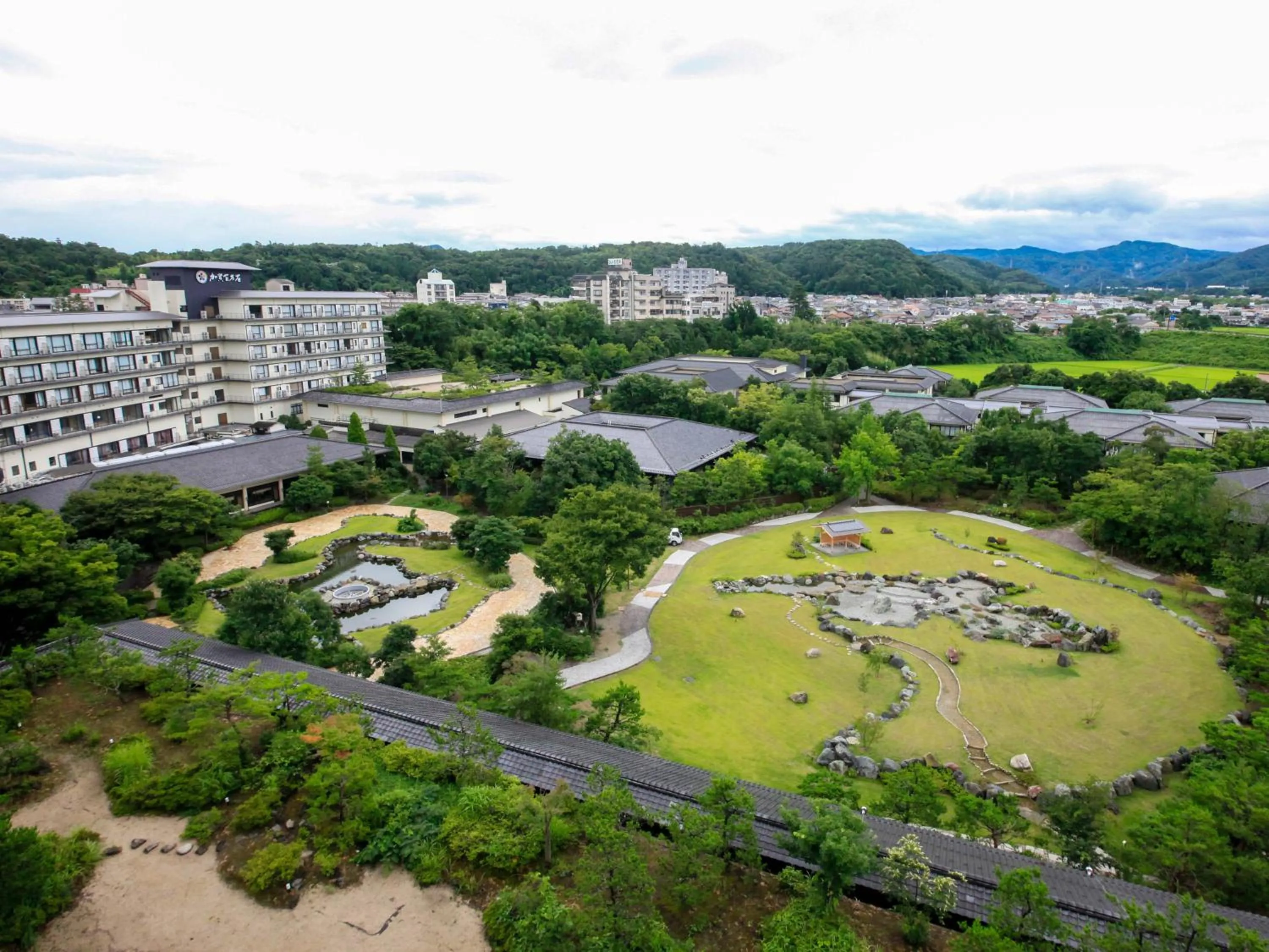 Yamashiro Onsen Miyabi no Yado Kaga Hyakumangoku