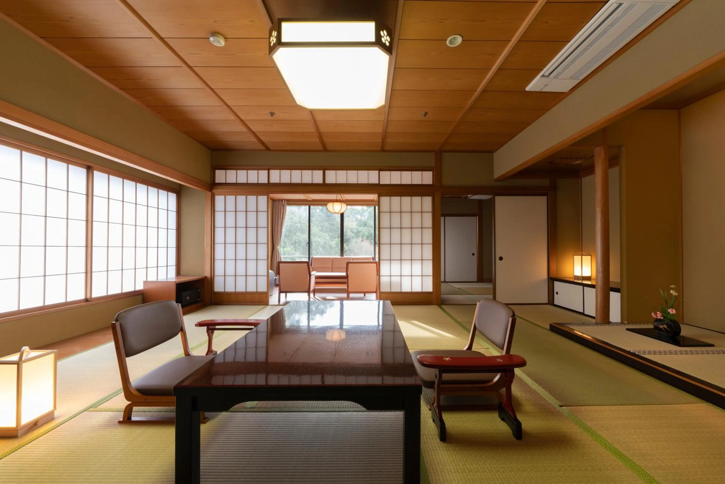 Yamashiro Onsen Miyabi no Yado Kaga Hyakumangoku