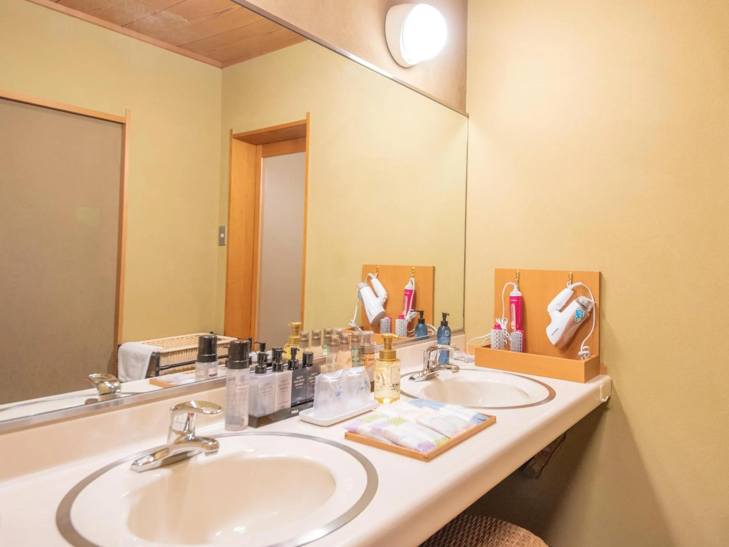 Yamashiro Onsen Miyabi no Yado Kaga Hyakumangoku