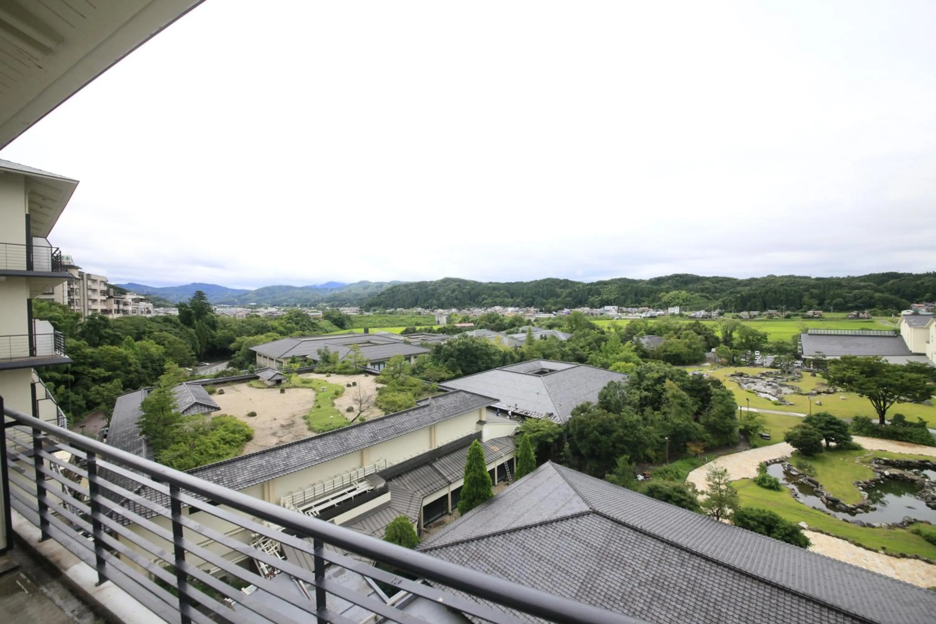 Yamashiro Onsen Miyabi no Yado Kaga Hyakumangoku
