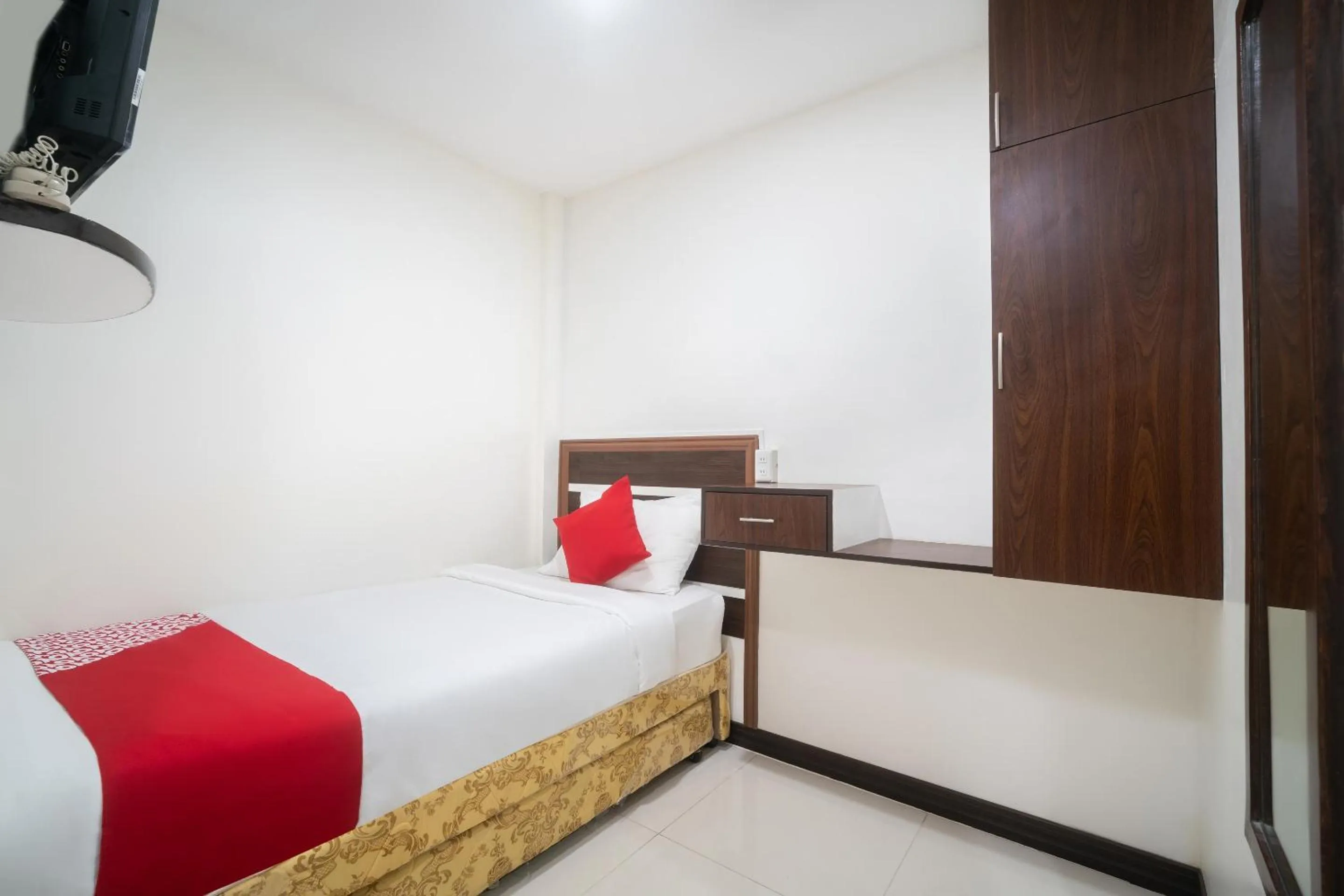 Bedroom in Circle-b Apartelle & Suites