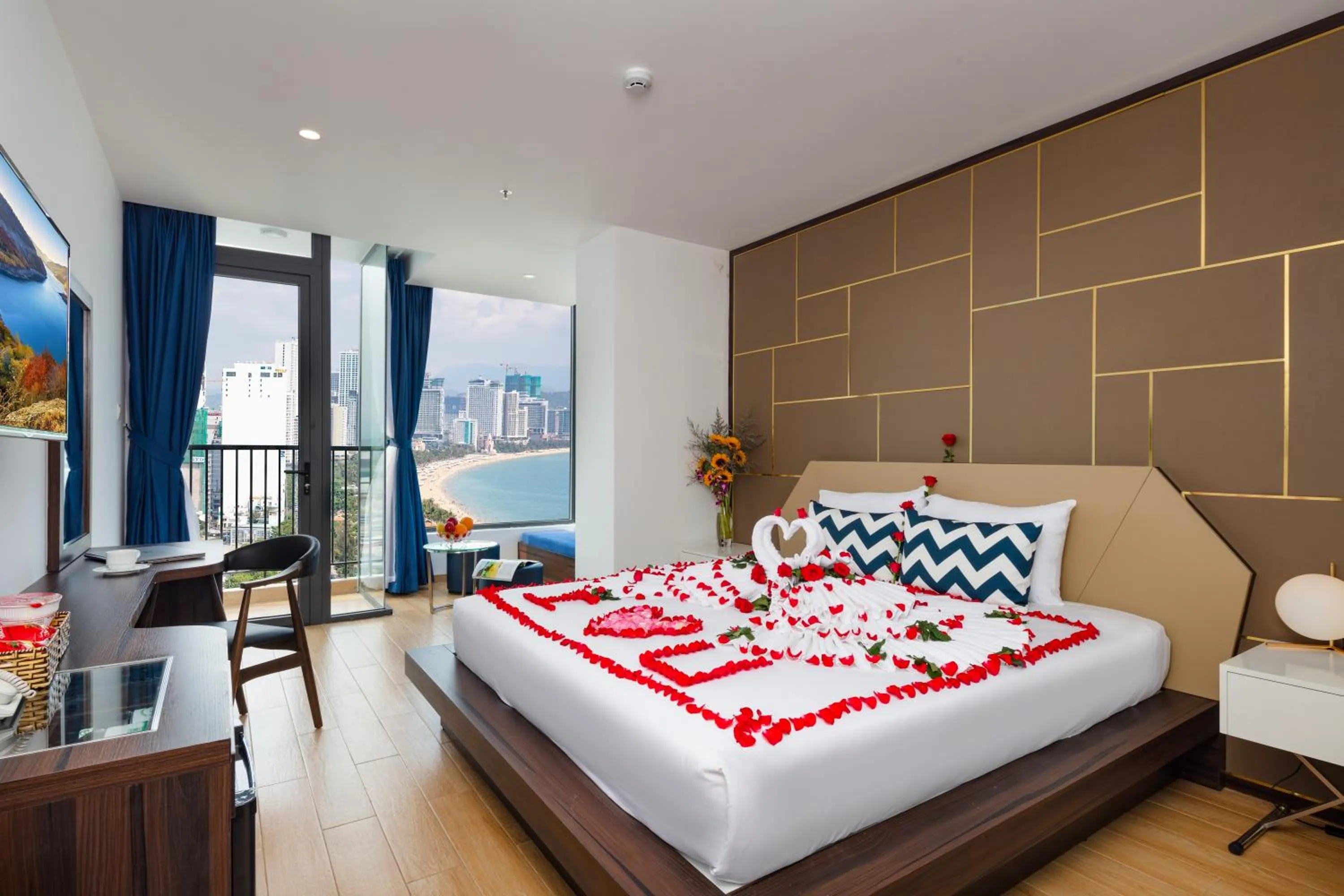 Bed in Crown Hotel Nha Trang