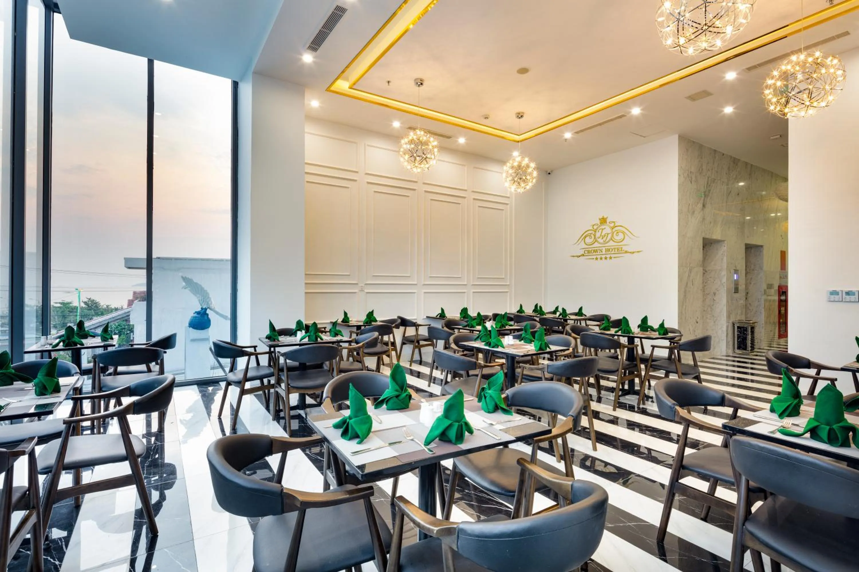 Restaurant/places to eat in Crown Hotel Nha Trang