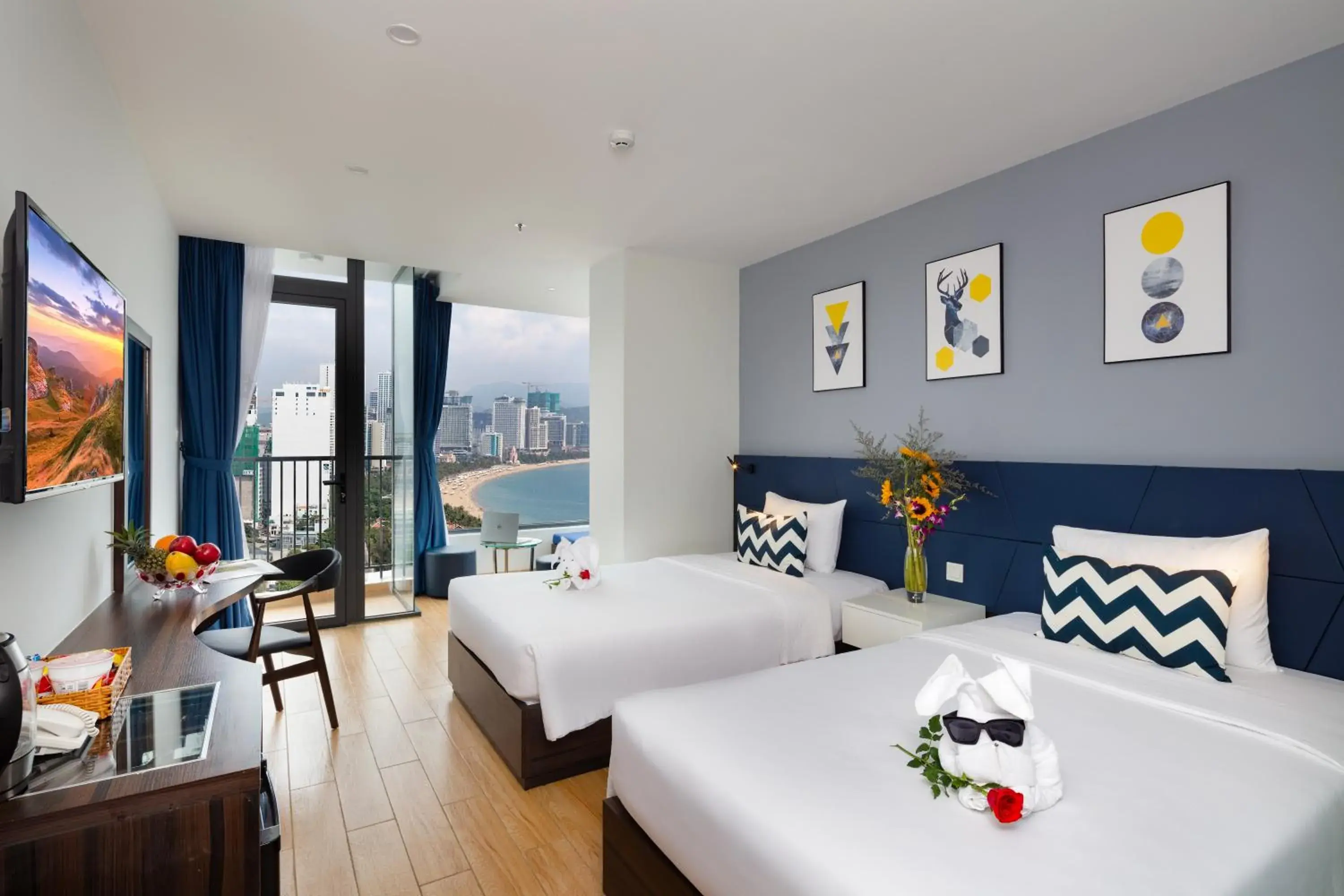 Twin Room with Sea View in Crown Hotel Nha Trang Twin Room with Sea View in Crown Hotel Nha Trang