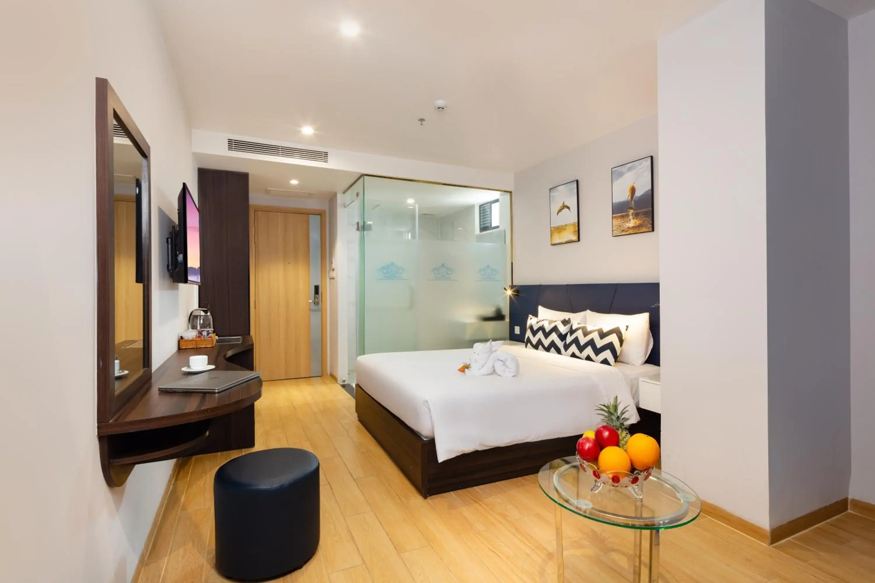 Superior Double or Twin Room with City View in Crown Hotel Nha Trang Superior Double or Twin Room with City View in Crown Hotel Nha Trang