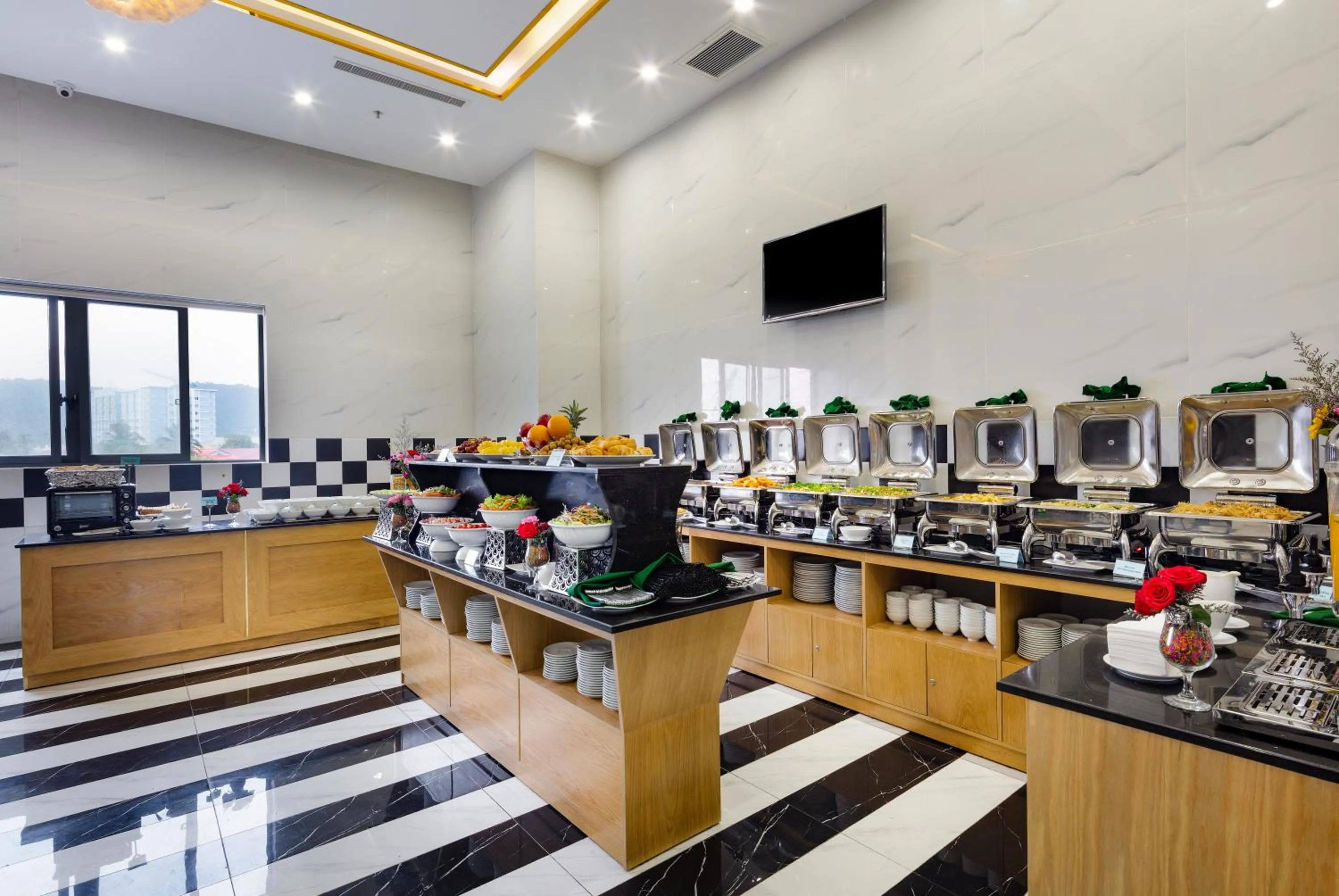 Restaurant/places to eat in Crown Hotel Nha Trang