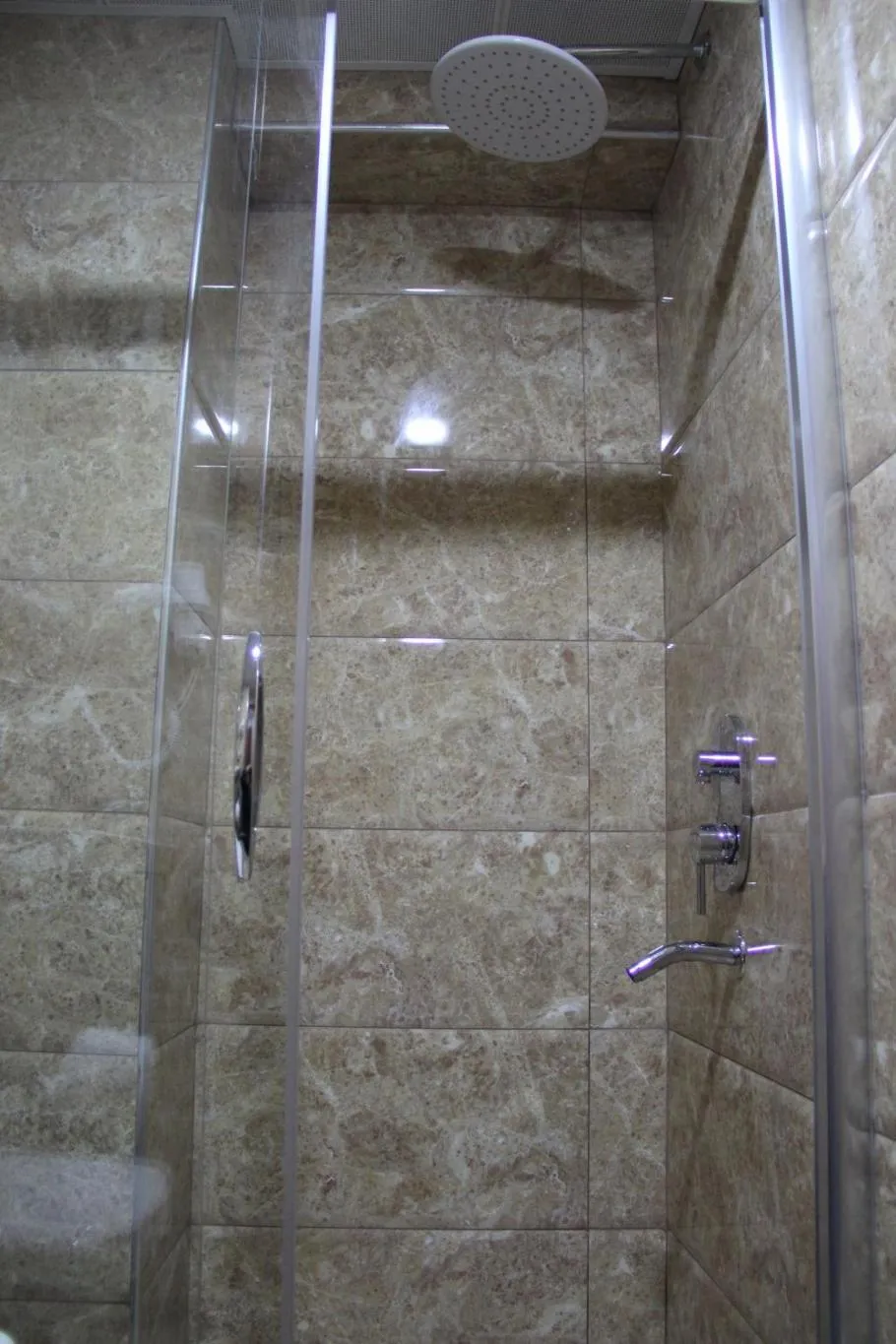 Bathroom in Kaya Madrid Hotel