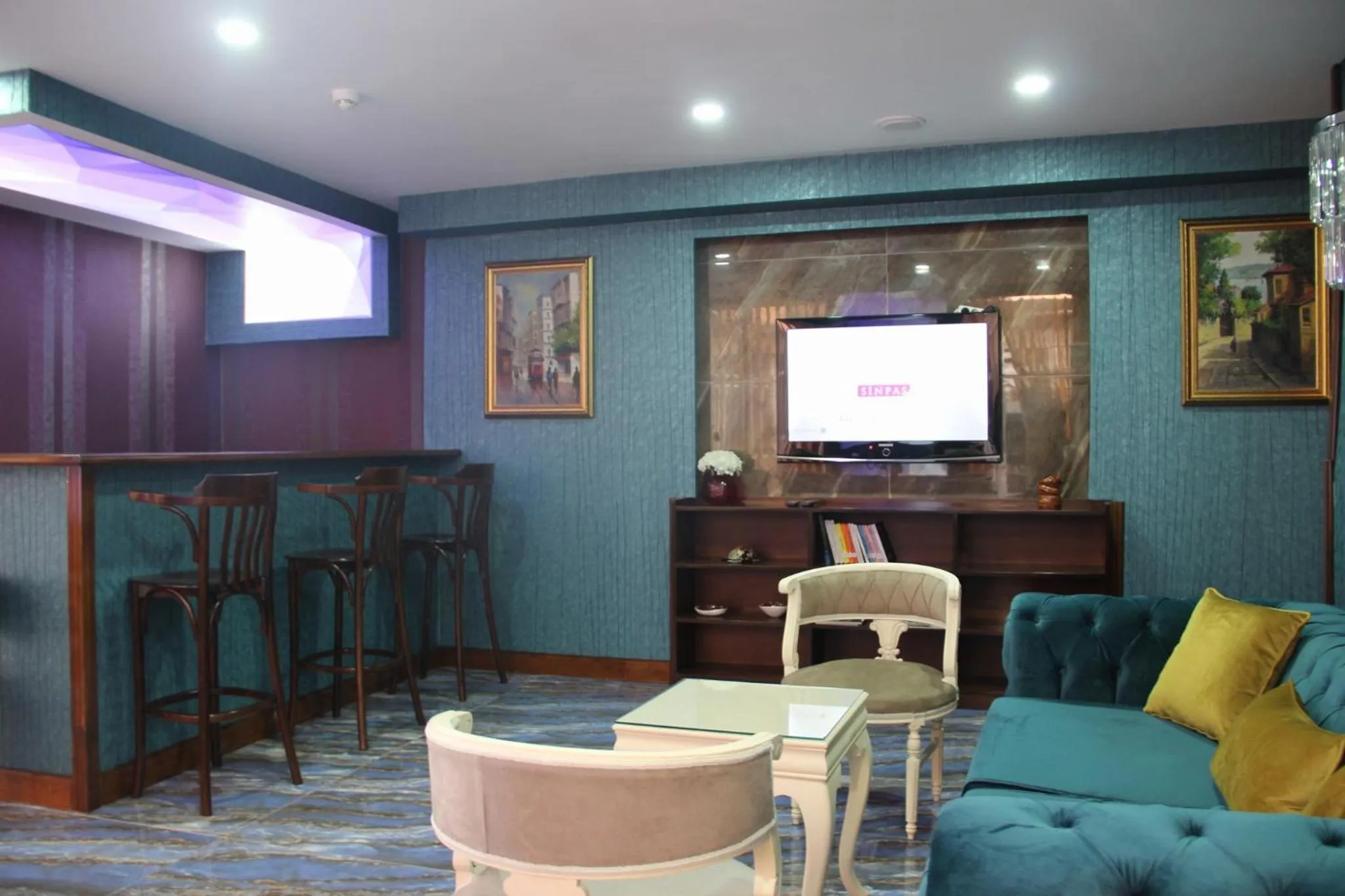 Lobby or reception in Kaya Madrid Hotel