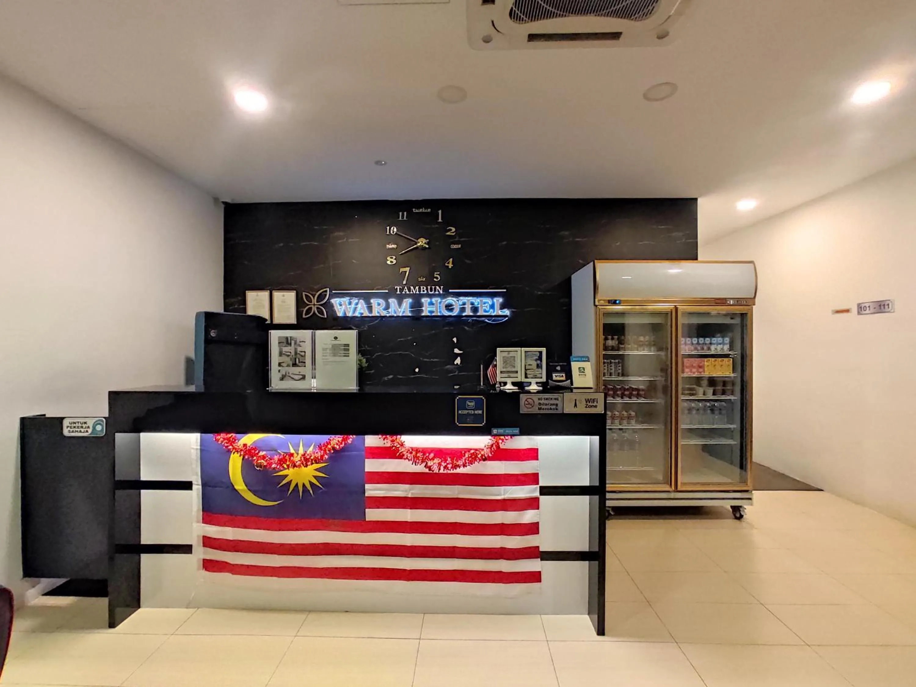 Lobby or reception in Tambun Warm Hotel