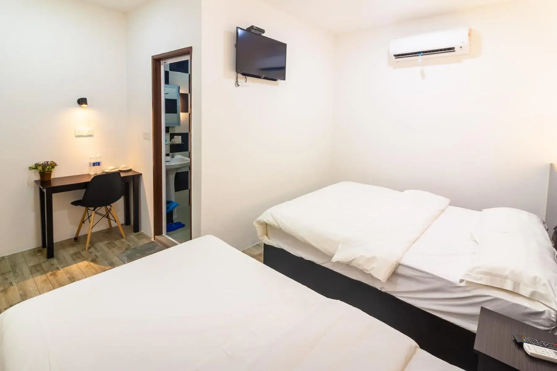 Triple Room in Tambun Warm Hotel Triple Room in Tambun Warm Hotel