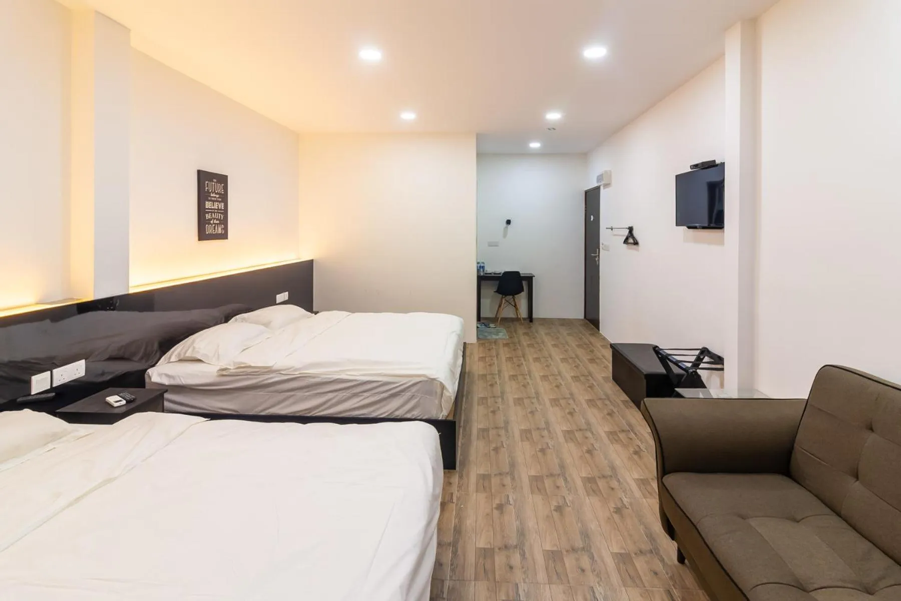 Photo of the whole room, Bed in Tambun Warm Hotel