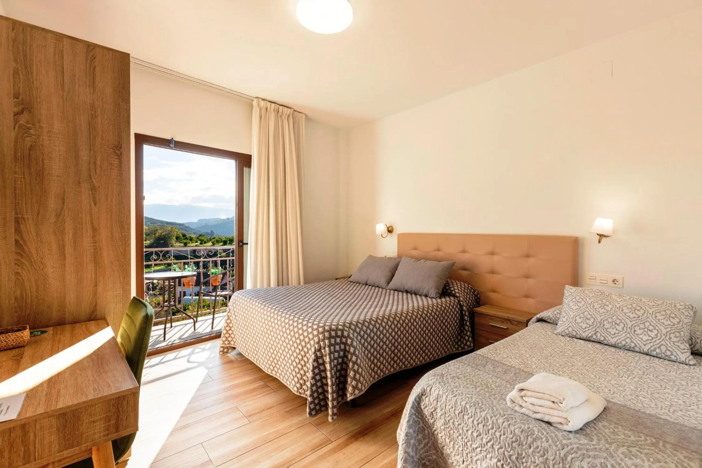 Bed in Hostal y Apartamento Rural Los Naranjos