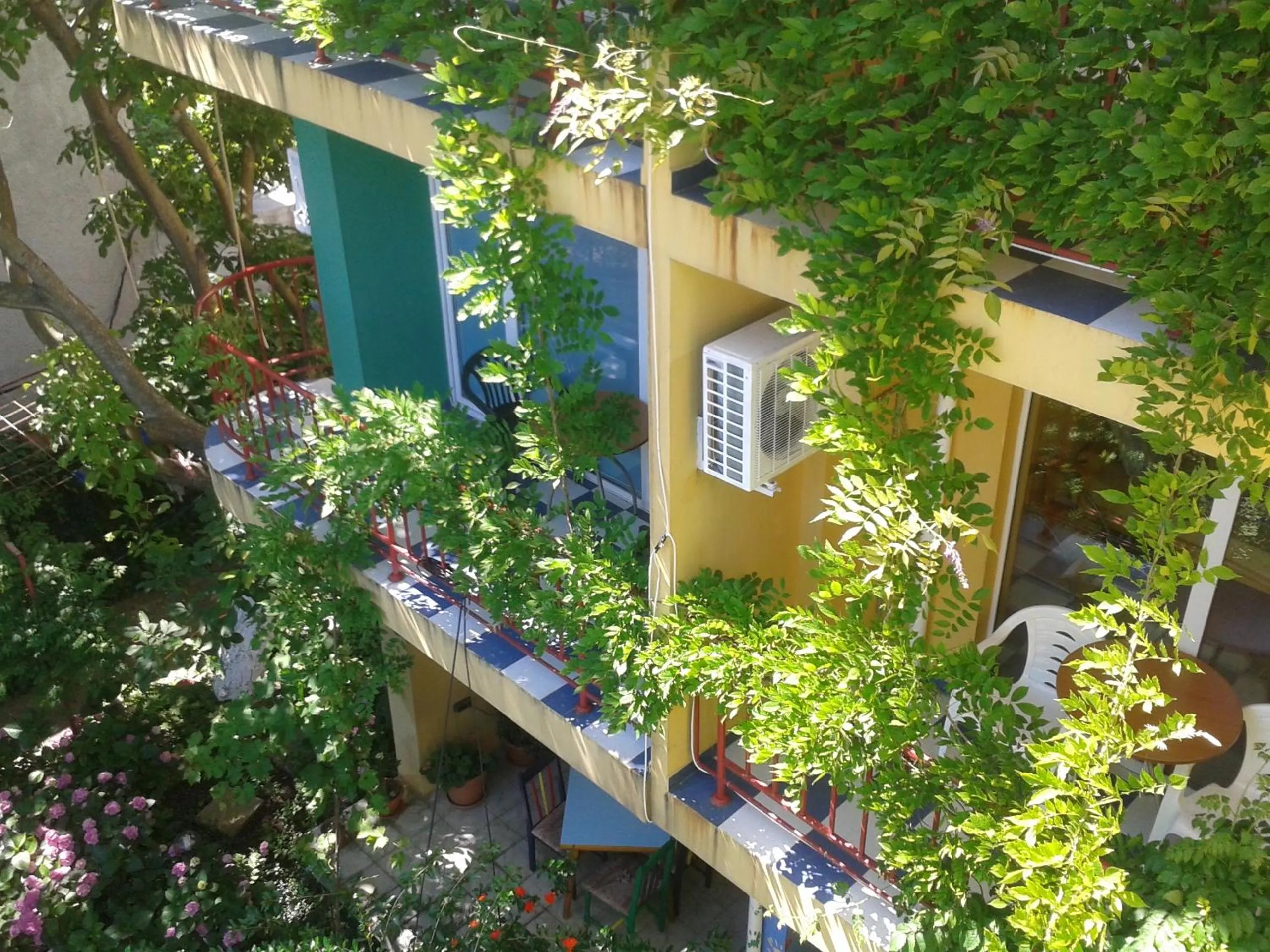 Balcony/Terrace in The Colourful Mansion Hotel