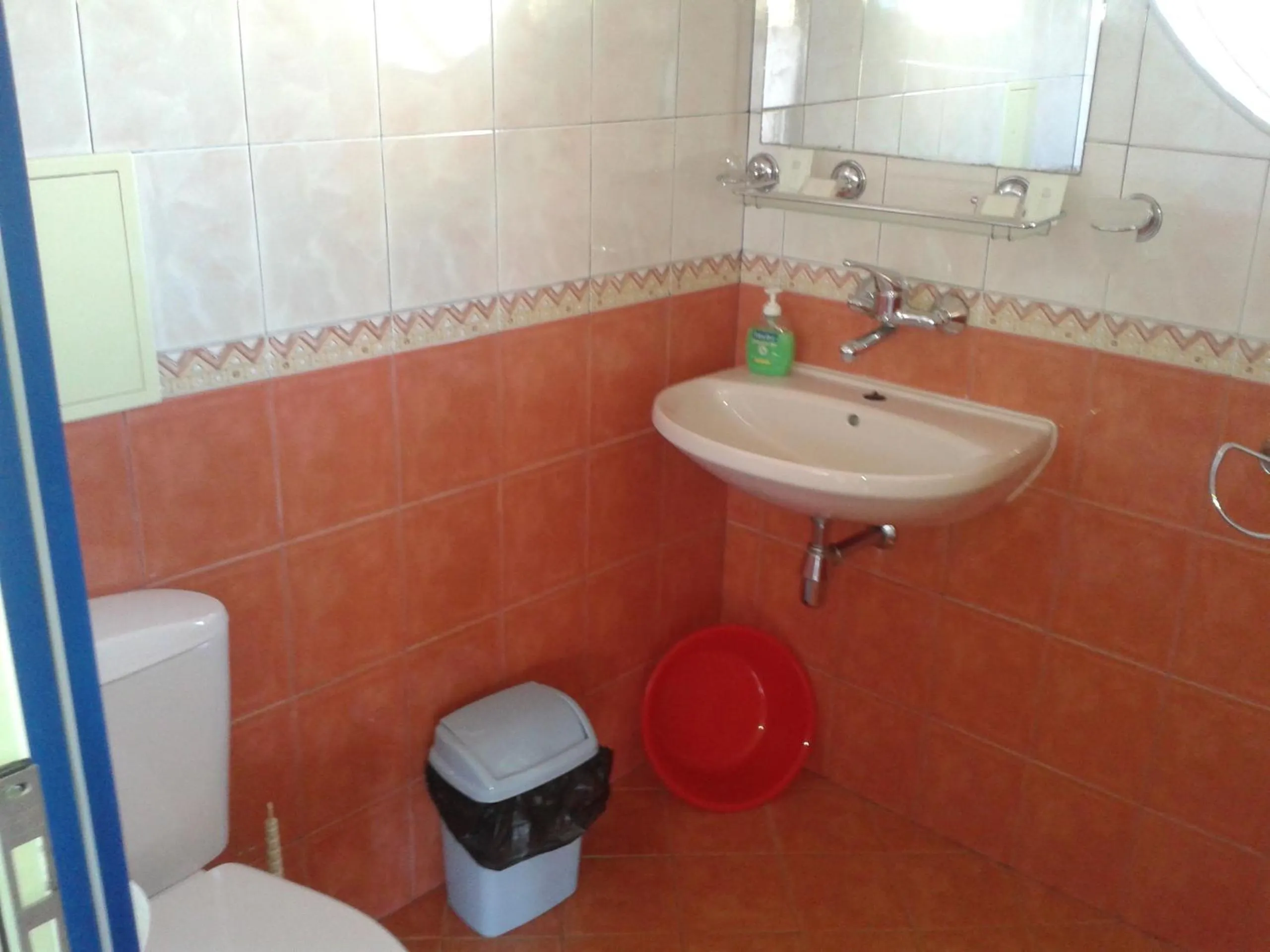 Toilet in The Colourful Mansion Hotel