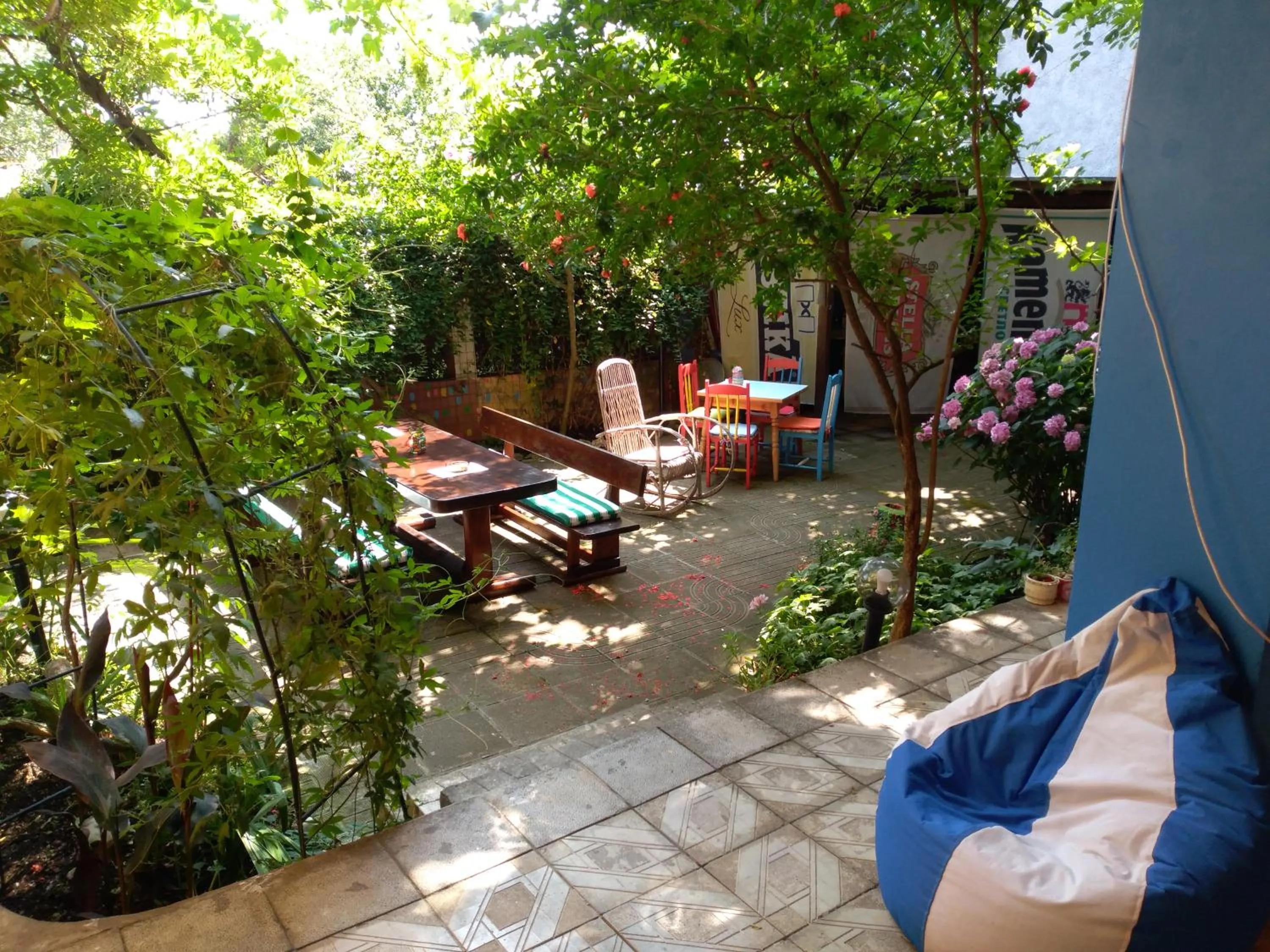 Garden in The Colourful Mansion Hotel