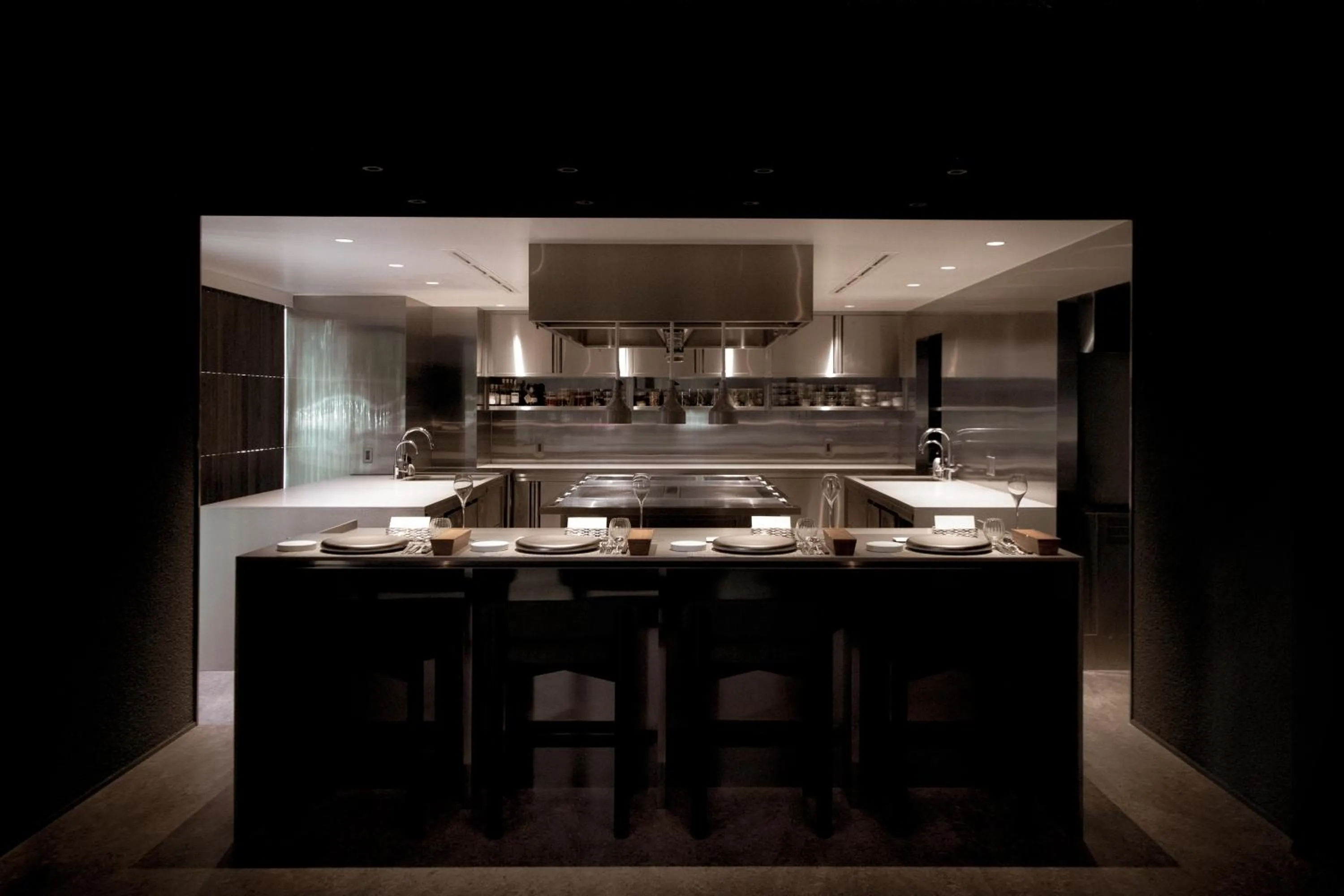 Restaurant/places to eat in DDD HOTEL