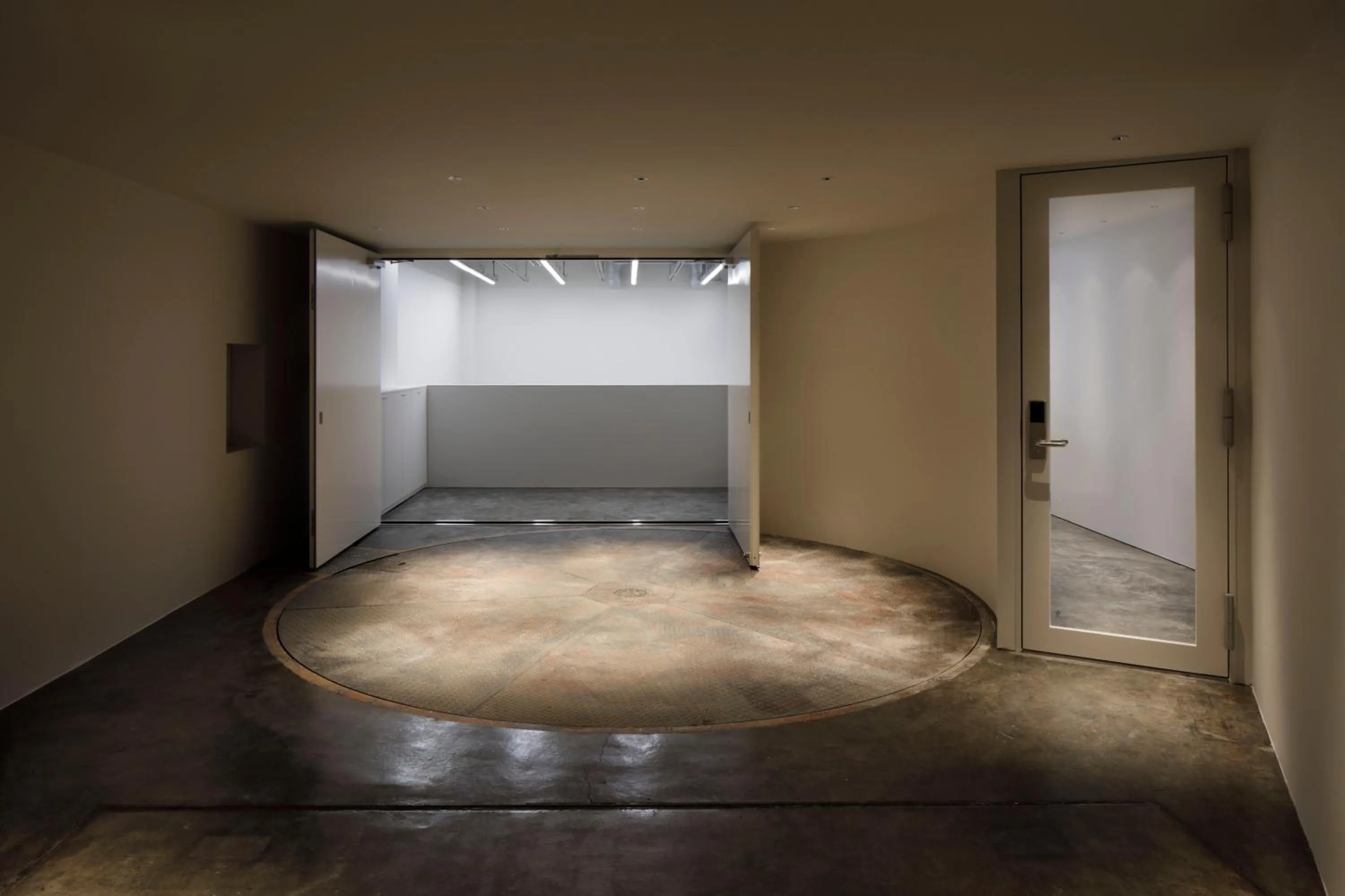 Area and facilities in DDD HOTEL