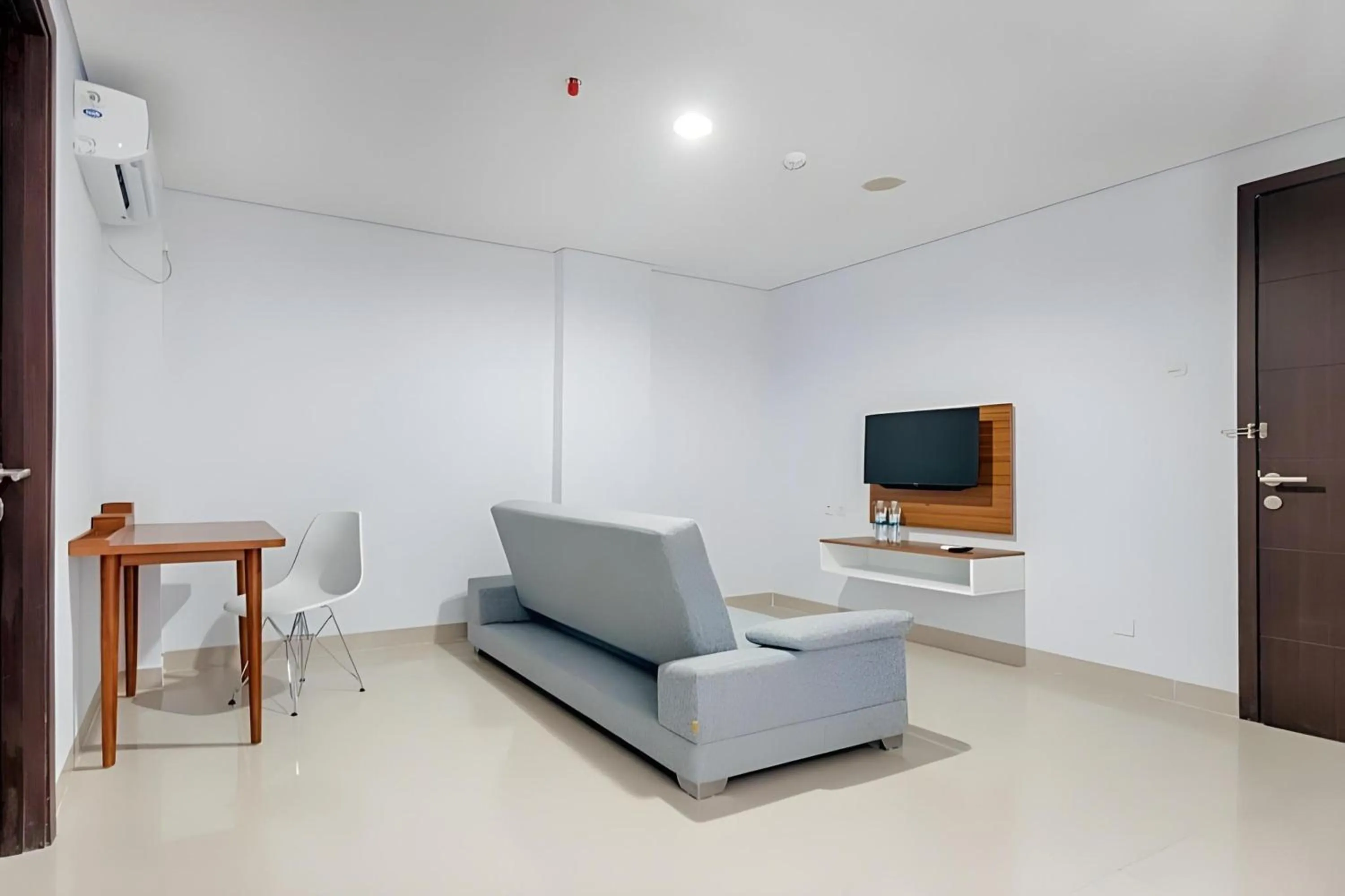 Seating area in Collection O Cikarang Near President University Formerly Enviro