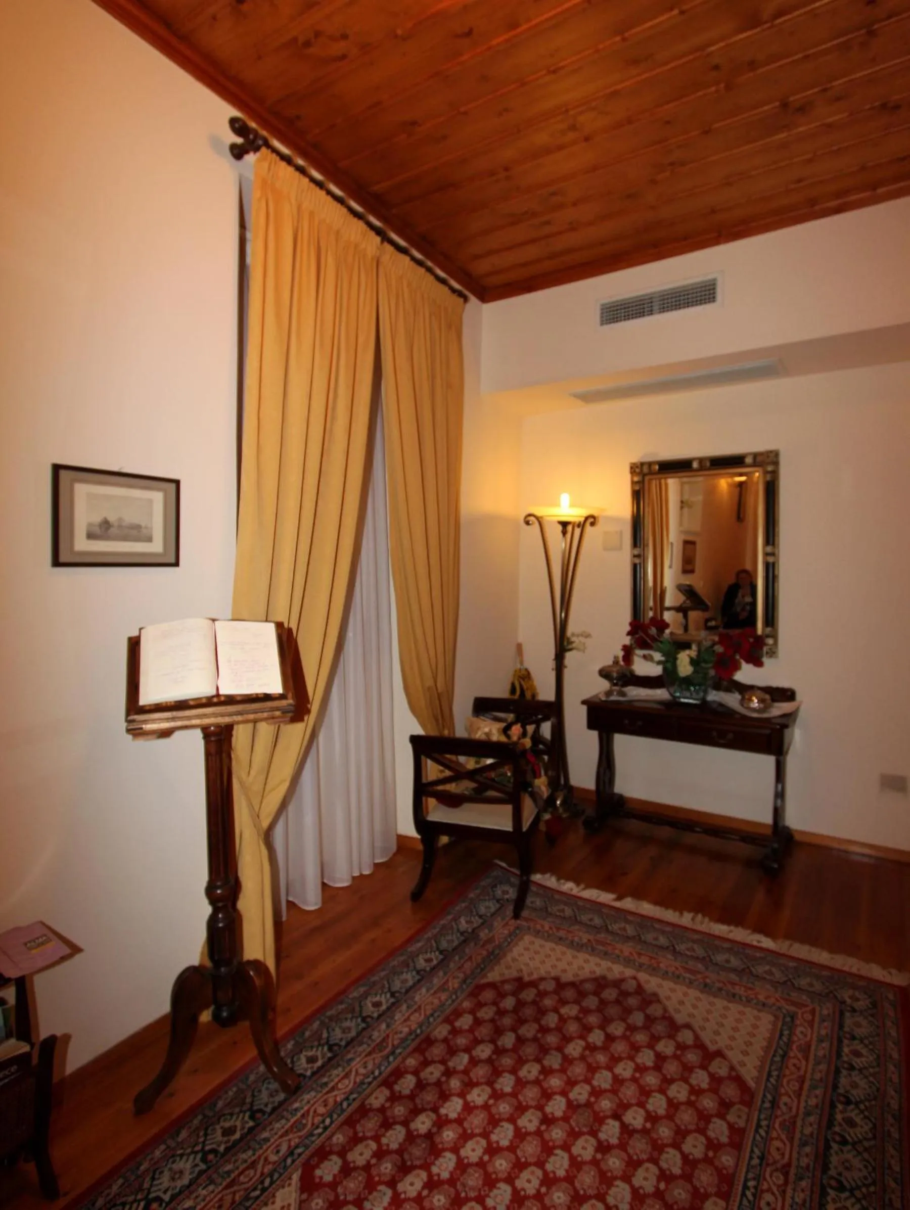 Decorative detail, Bed in Polyxenia Hotel