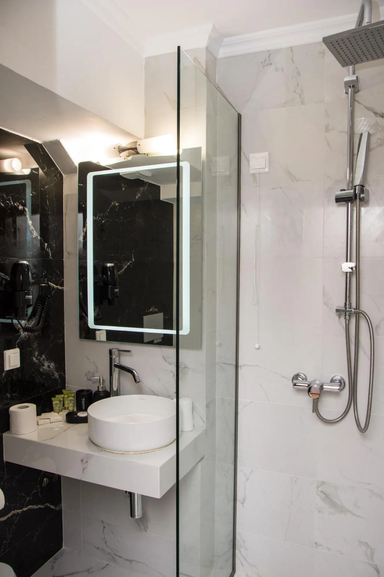 Shower in Arxontiko Hotel