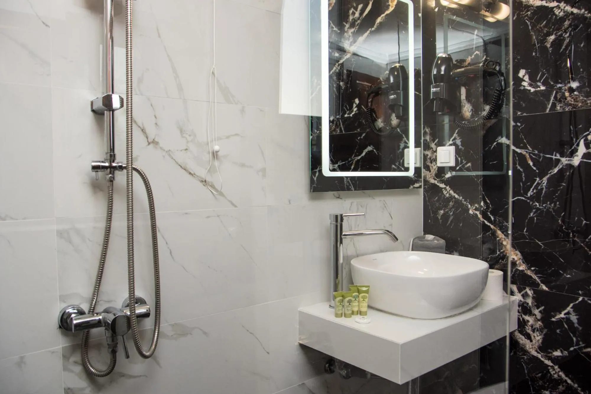 Bathroom in Arxontiko Hotel