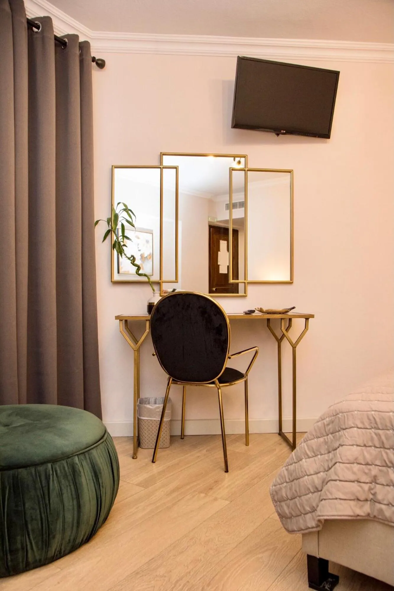 TV and multimedia in Arxontiko Hotel