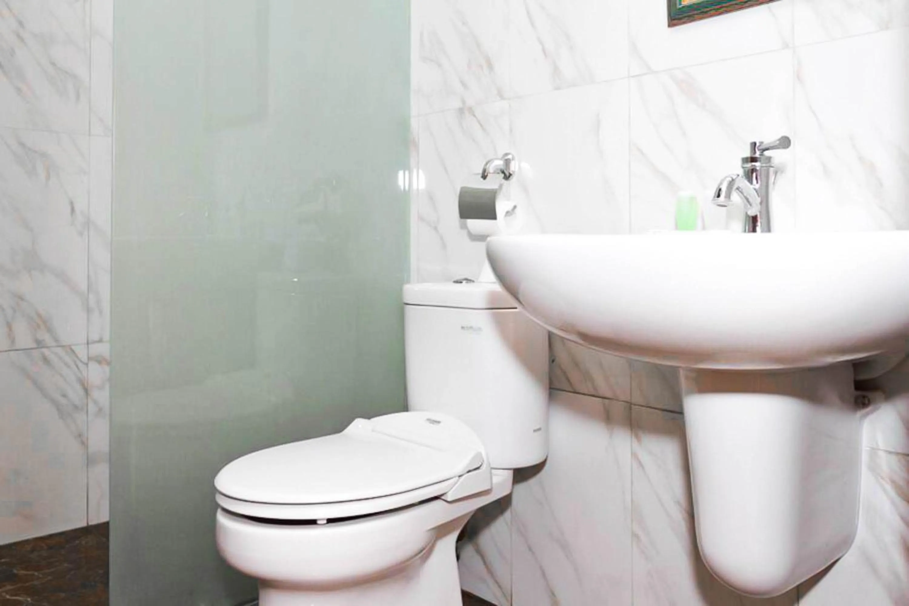 Bathroom in RedDoorz near Gasibu Bandung