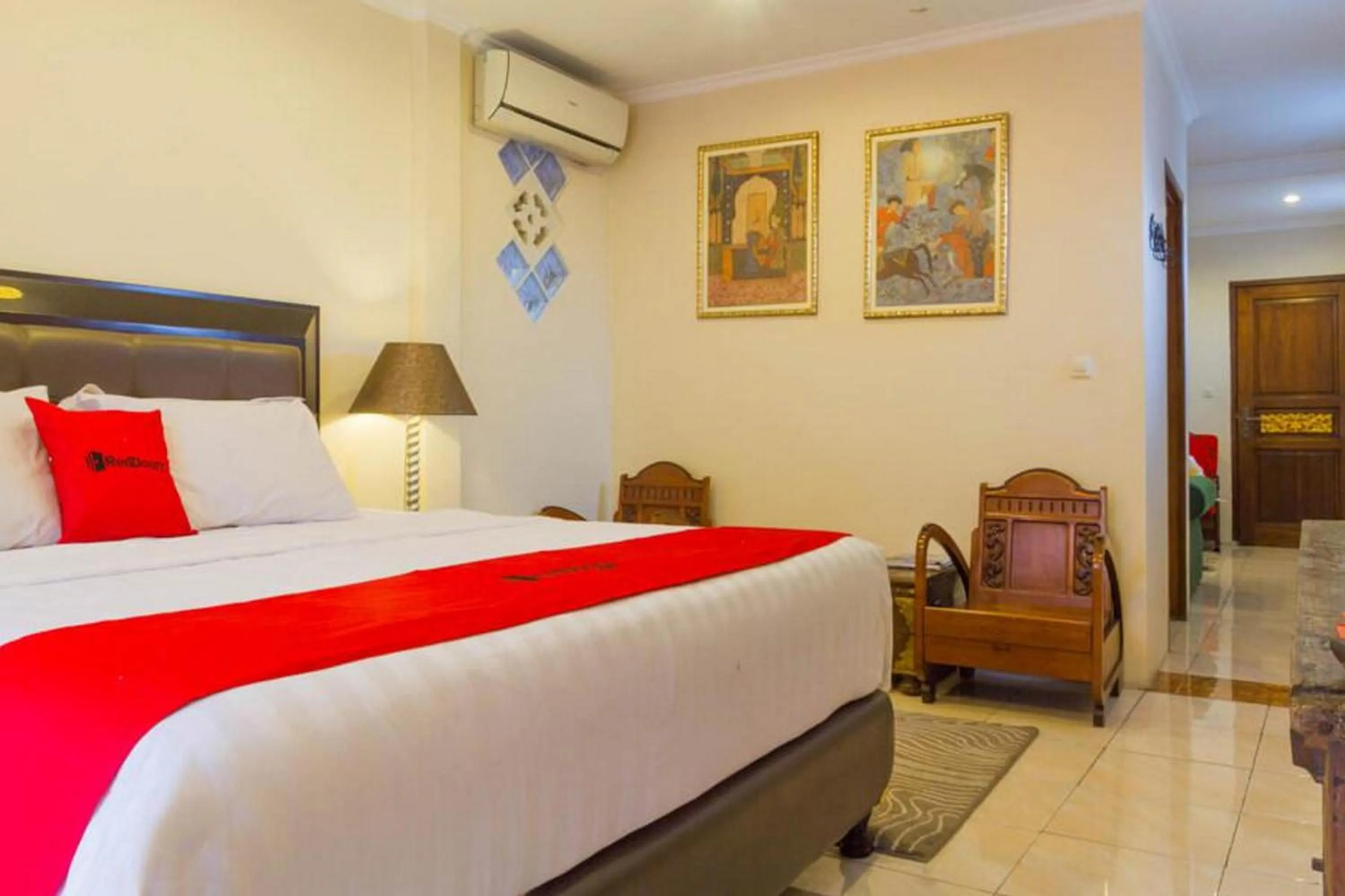 Bedroom, Bed in RedDoorz near Gasibu Bandung