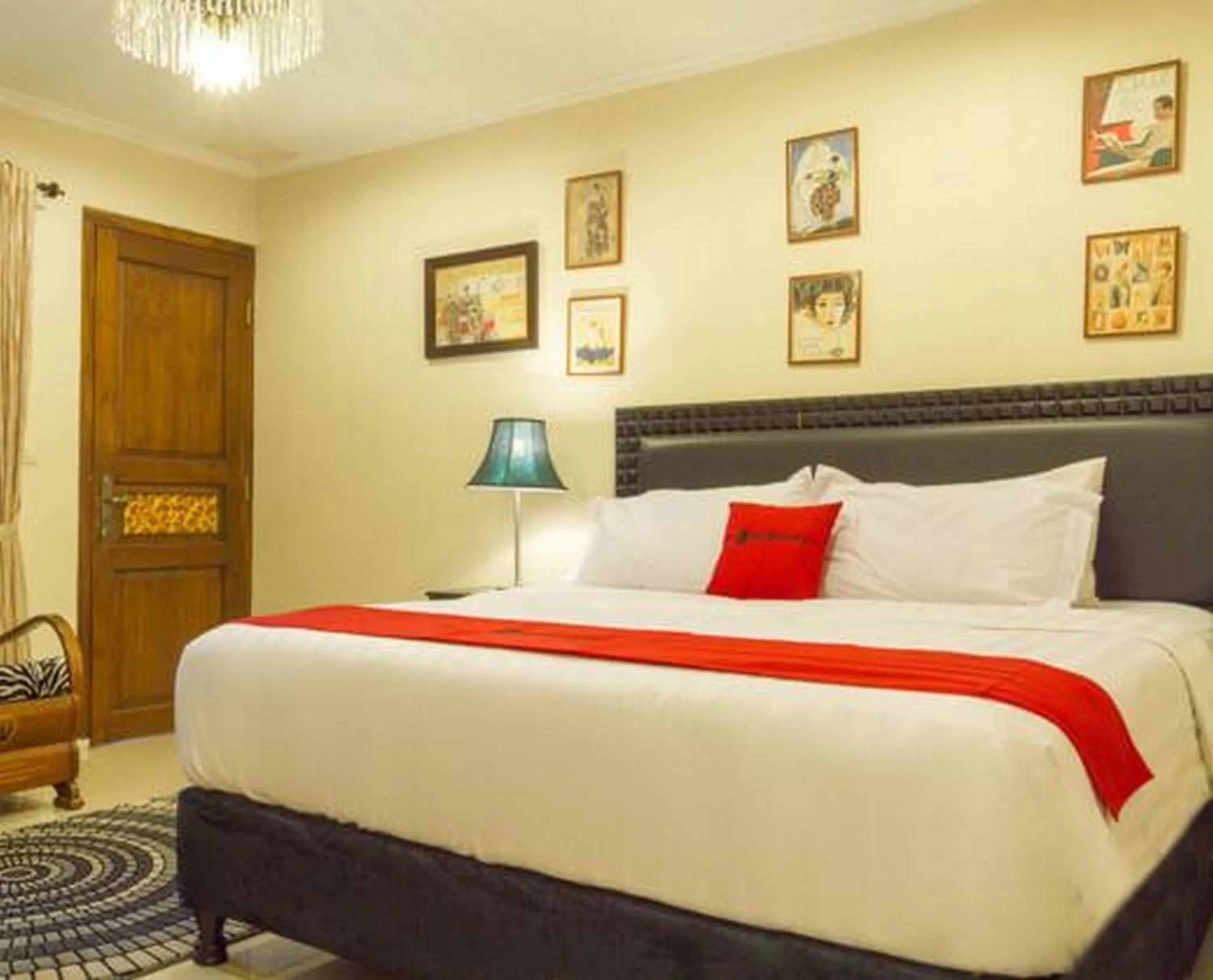 Bedroom, Bed in RedDoorz near Gasibu Bandung